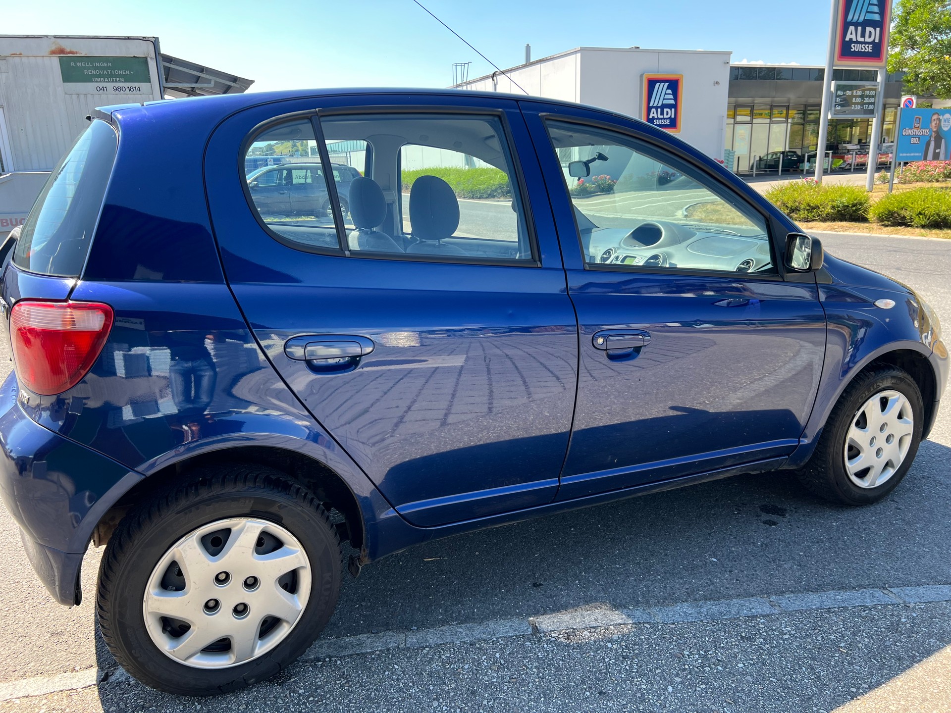 TOYOTA Yaris 1.3 Linea Sol-image-4
