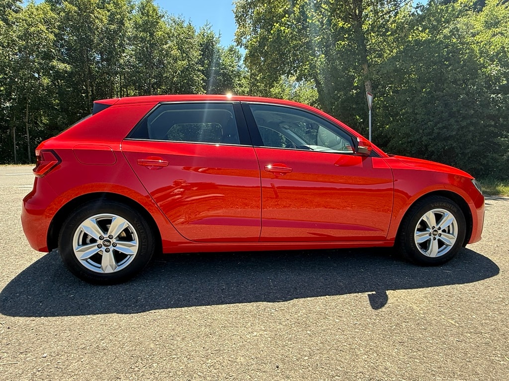 AUDI 1.0 30 TFSI Attraction S-Tronic-image-2
