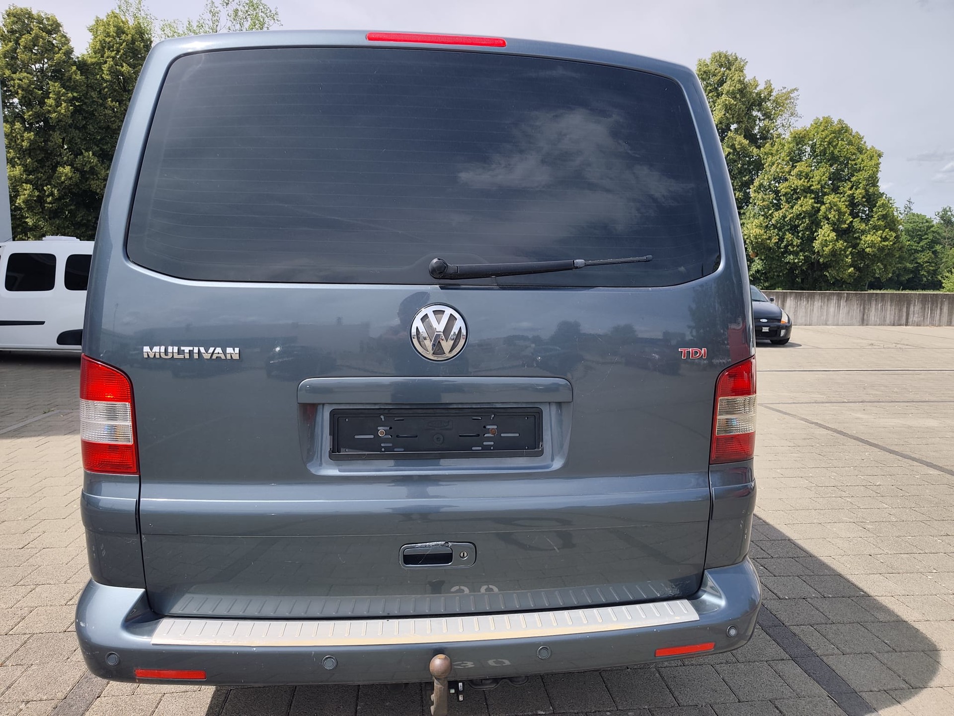 VW T5 Multivan Highline 2.5 TDI-image-3