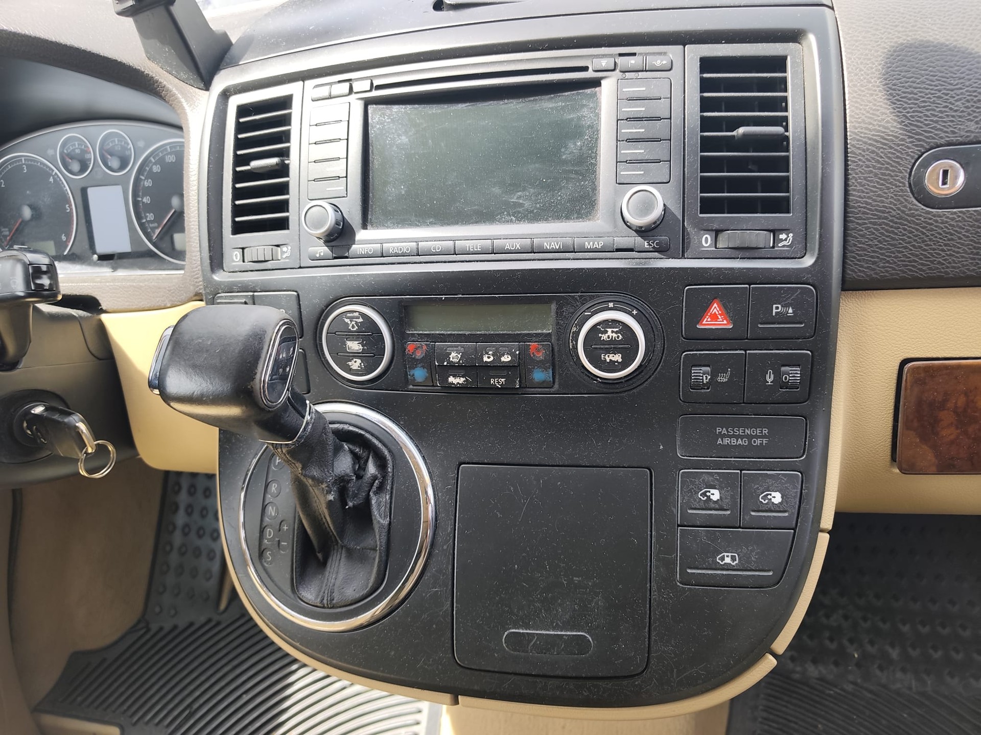 VW T5 Multivan Highline 2.5 TDI-image-8