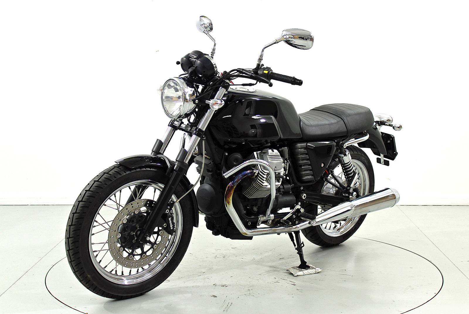 MOTO GUZZI V7 750 Classic-showroom-element-2