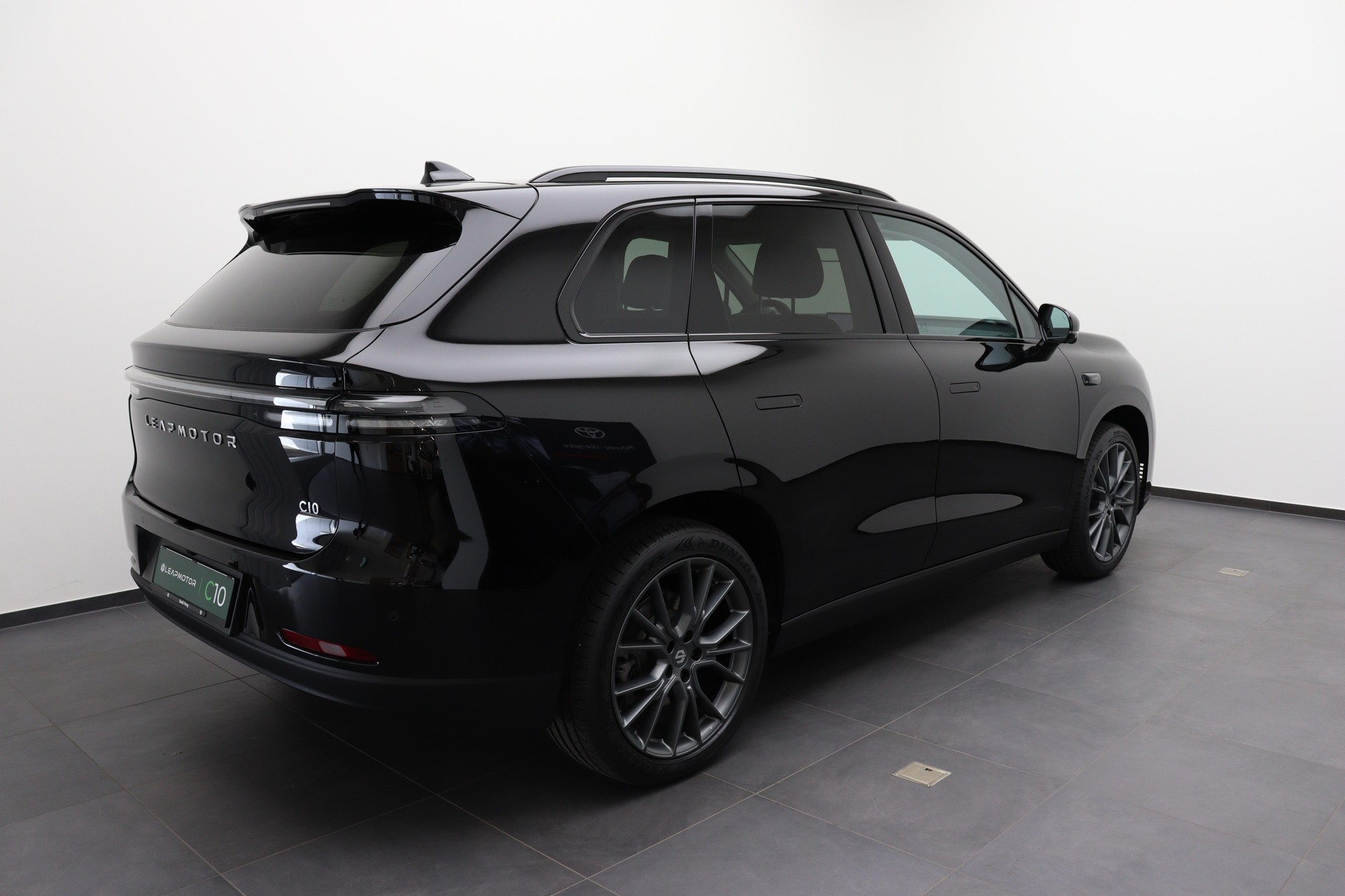 LEAPMOTOR C10 EV AWD inkl. Anhängerkupplung-showroom-element-3