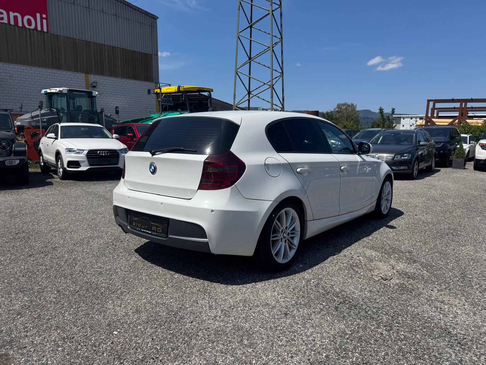 BMW 118d Dynamic Edition-image-4
