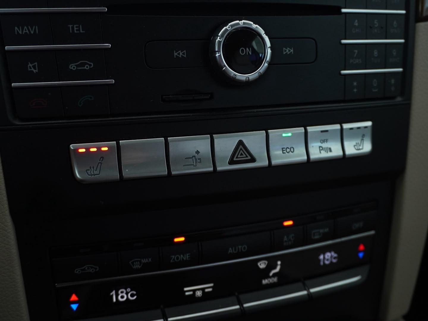 MERCEDES-BENZ E 250 7G-Tronic-image-9