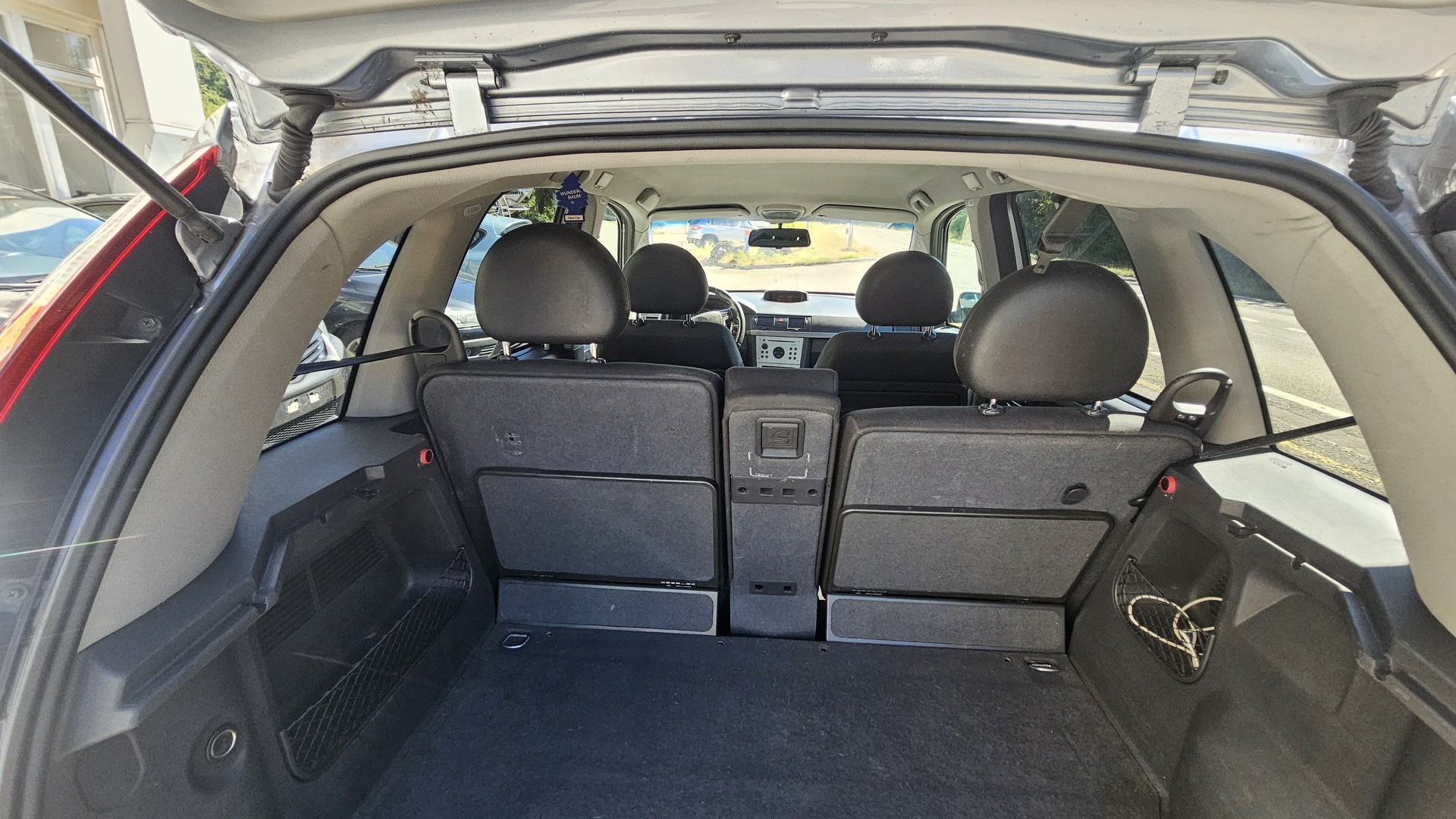 OPEL Meriva 1.8i 16V Cosmo-image-4