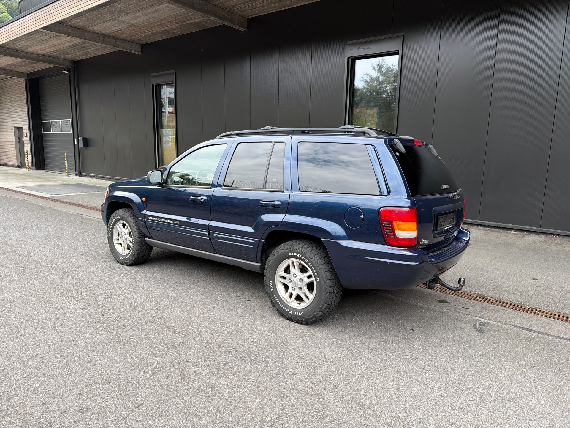 JEEP Grand Cherokee 4.7 Limited V8 Automatic-image-2