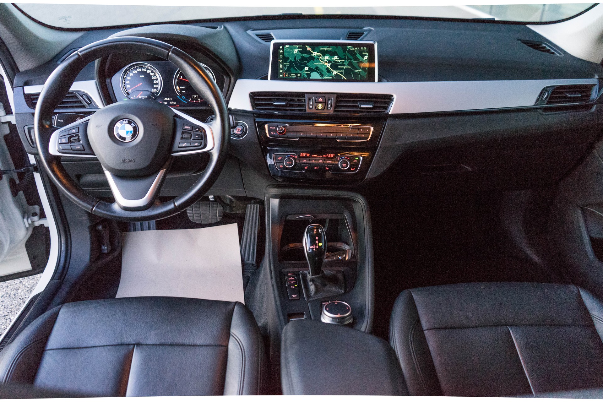 BMW X1 xDrive 18d Sport Line Steptronic-image-10