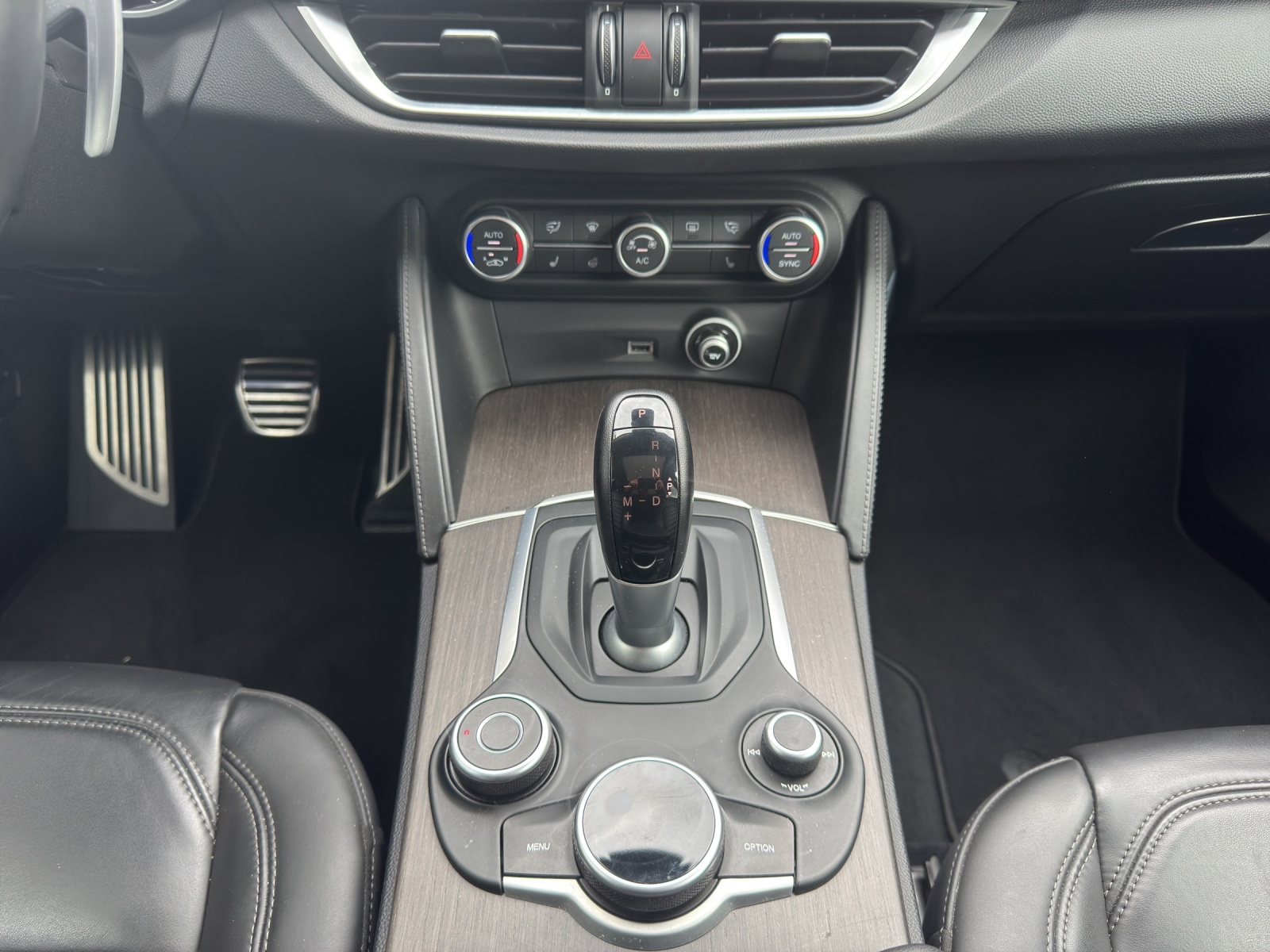 ALFA ROMEO Stelvio 2.0 Q4 280 Executive-image-9
