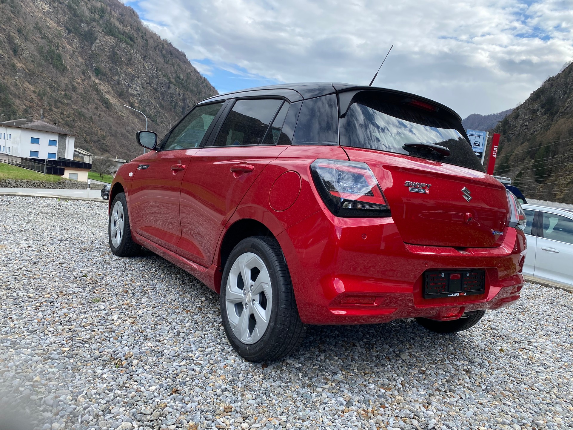 SUZUKI Swift 1.2 Sakura Hybrid 4x4-image-5