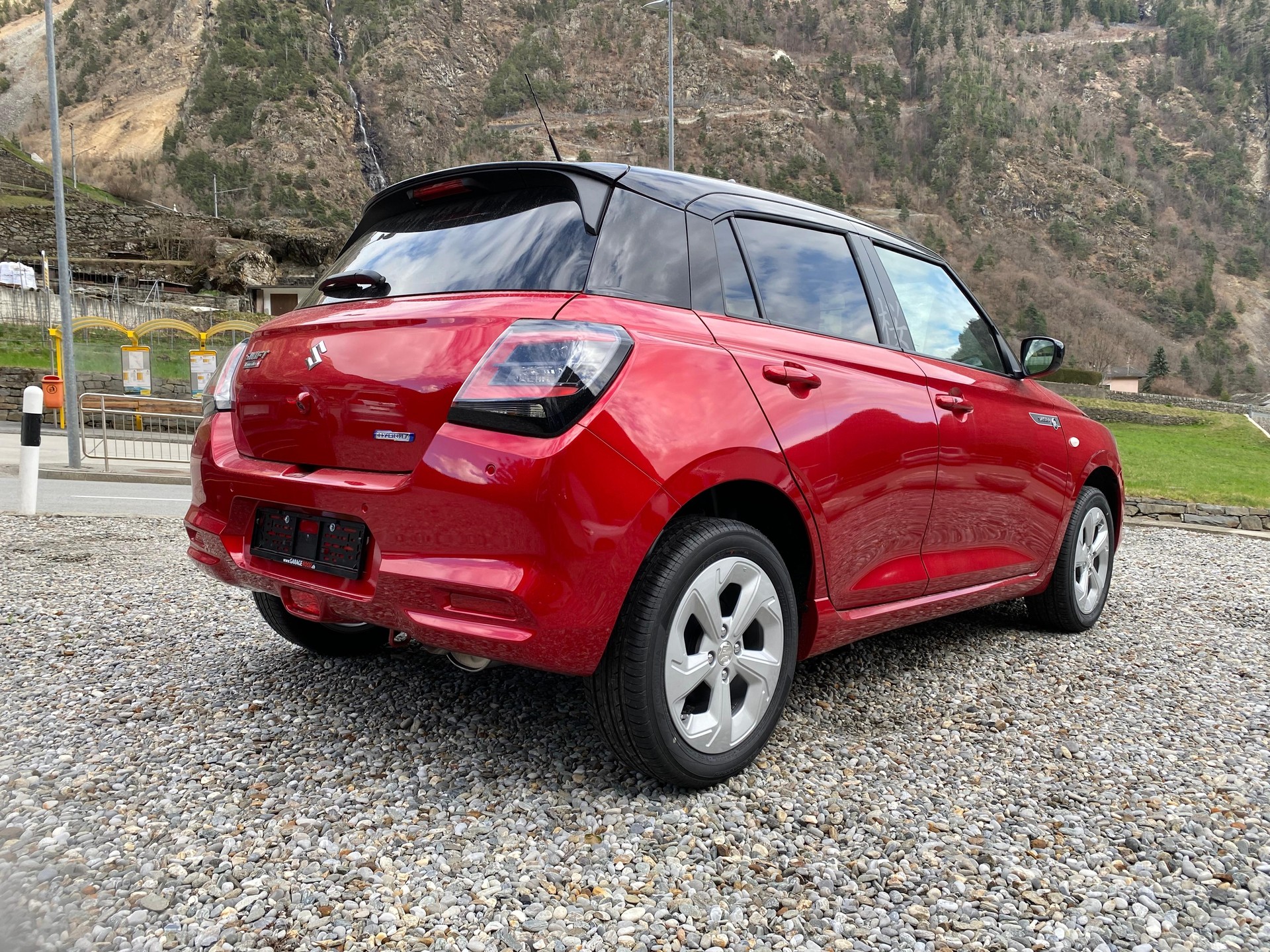 SUZUKI Swift 1.2 Sakura Hybrid 4x4-image-4
