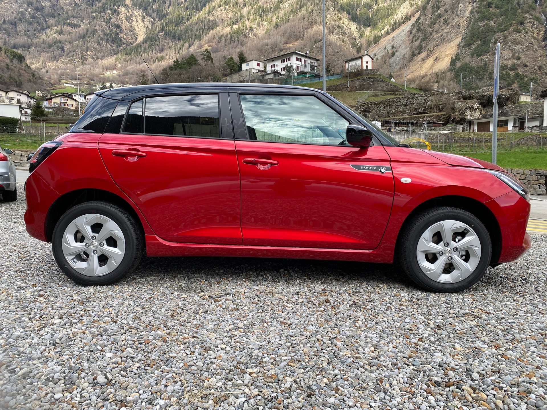 SUZUKI Swift 1.2 Sakura Hybrid 4x4-image-3