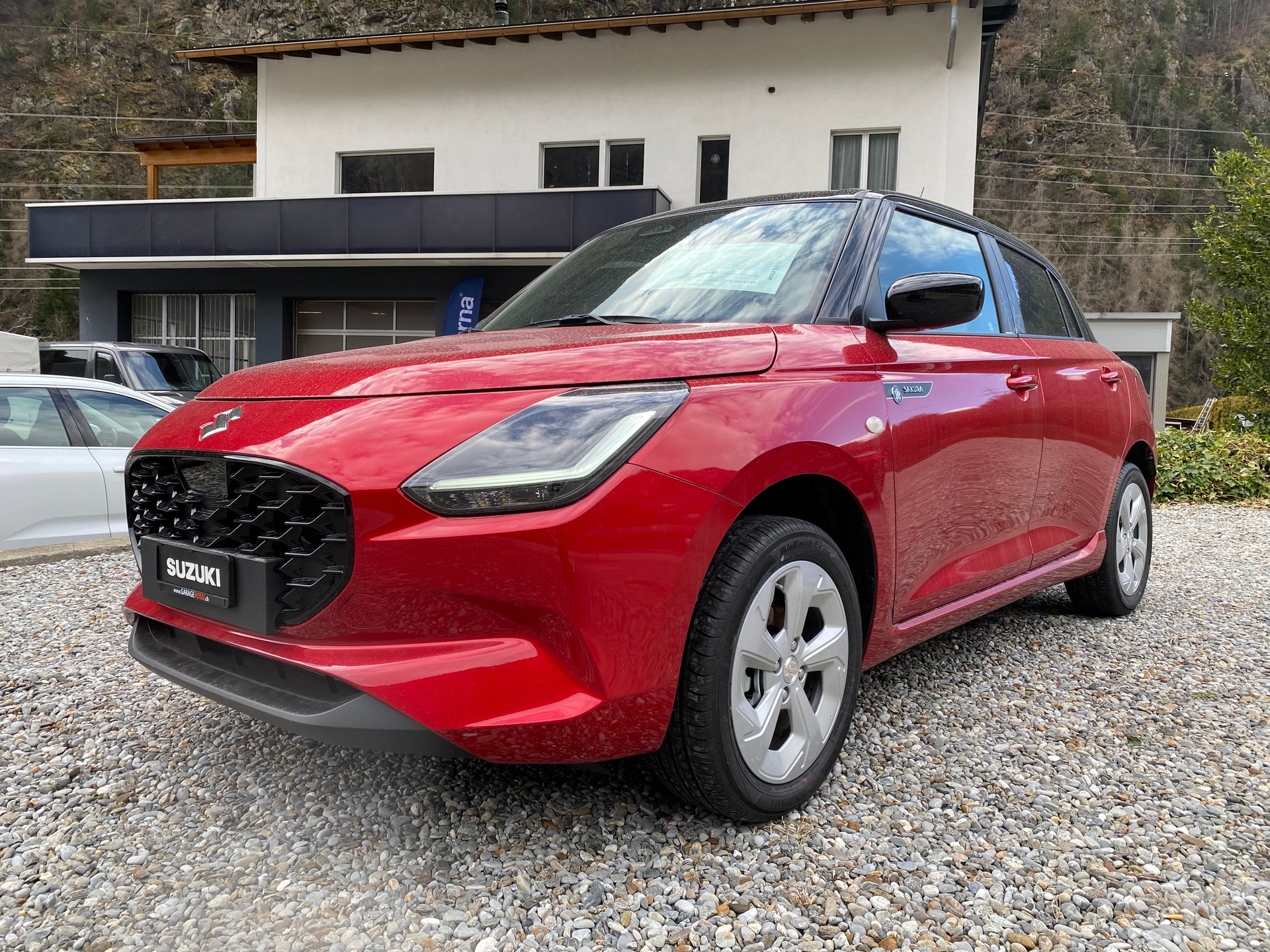 SUZUKI Swift 1.2 Sakura Hybrid 4x4-image-1