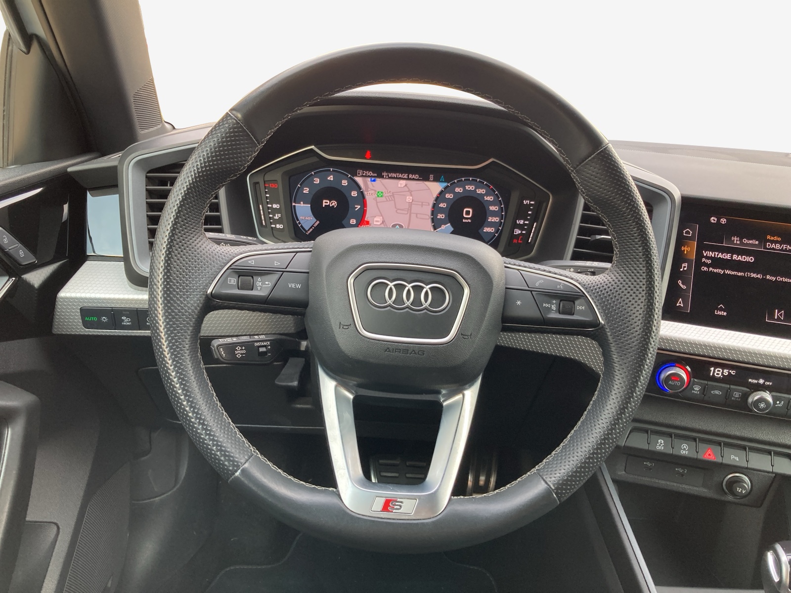 AUDI A1 Sportback 30 TFSI S Line Attraction S-tronic-image-9