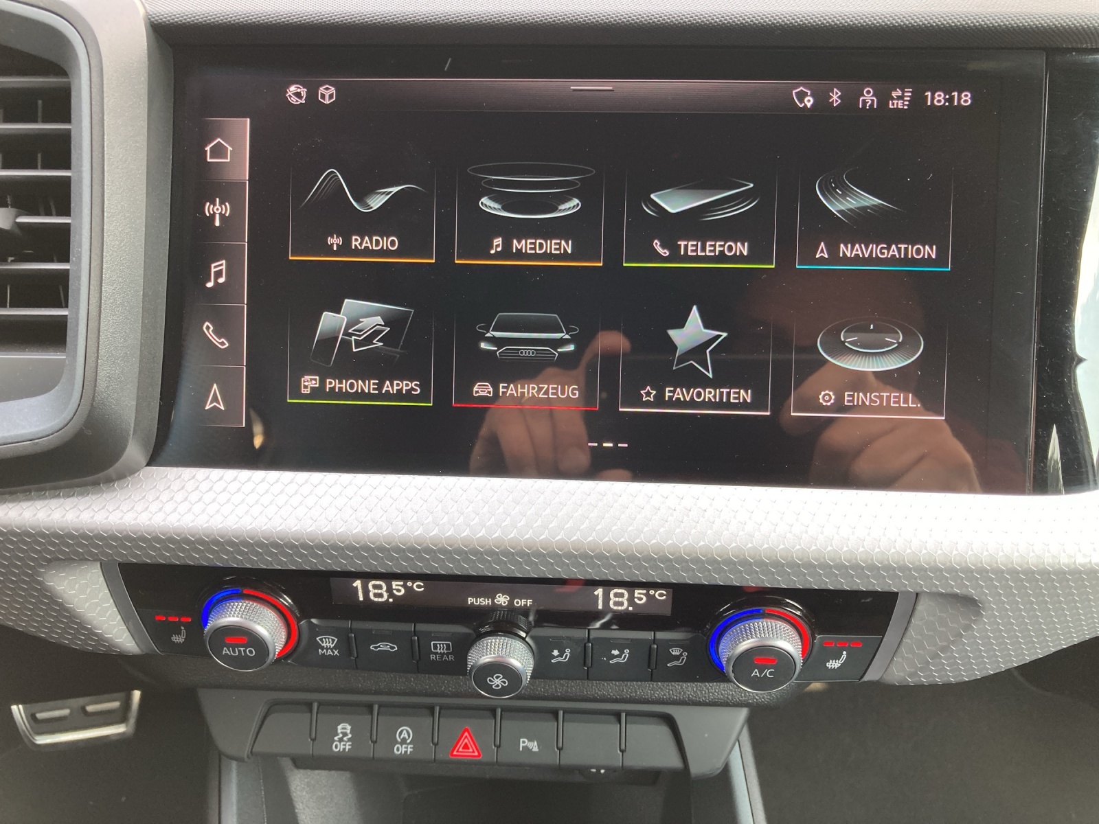AUDI A1 Sportback 30 TFSI S Line Attraction S-tronic-image-10