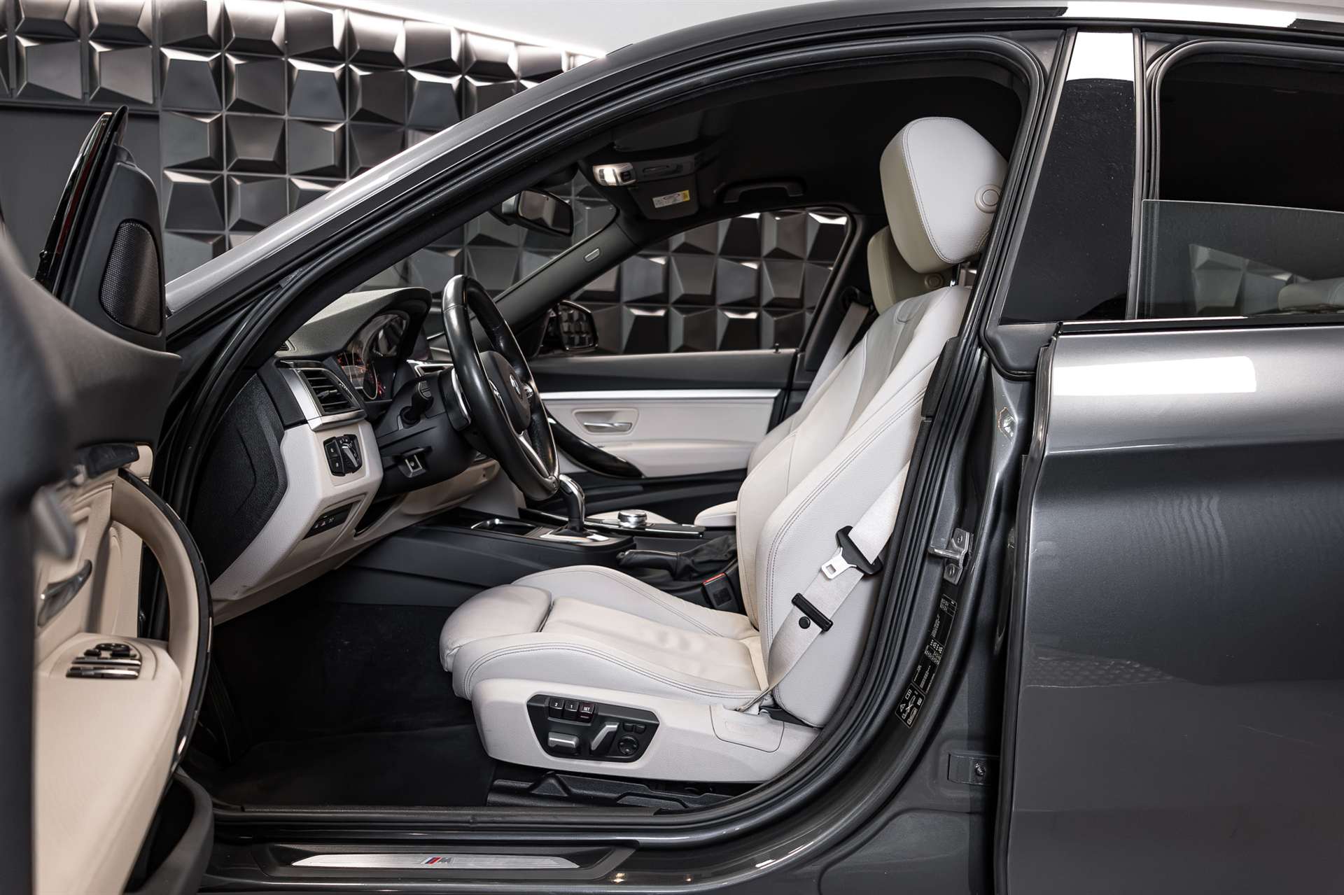 BMW 340i GT xDrive M Sport Steptronic-image-10