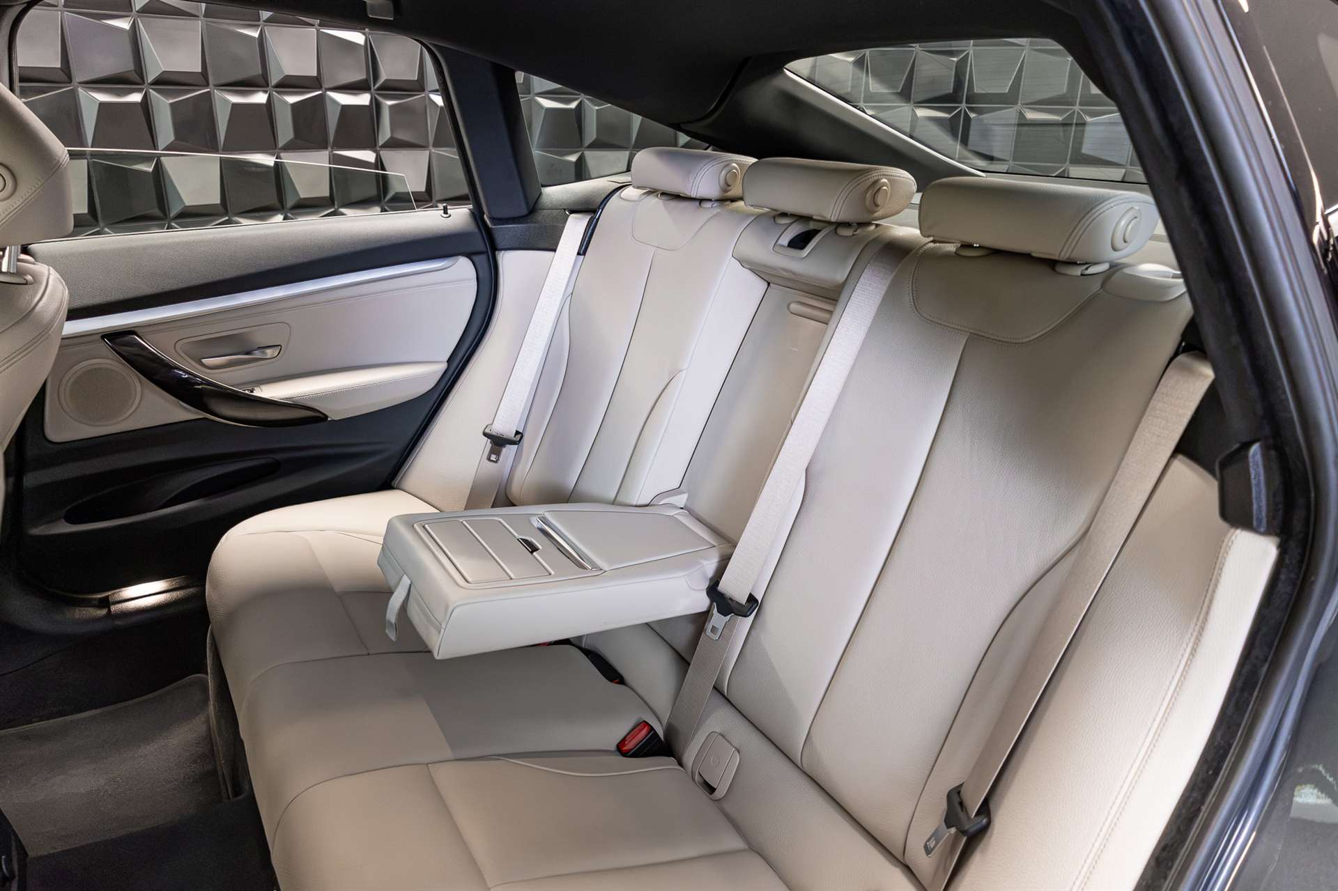 BMW 340i GT xDrive M Sport Steptronic-image-21
