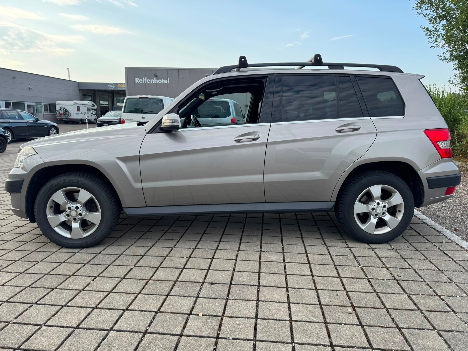 MERCEDES-BENZ GLK 300 (280) 4Matic 7G-Tronic-image-3
