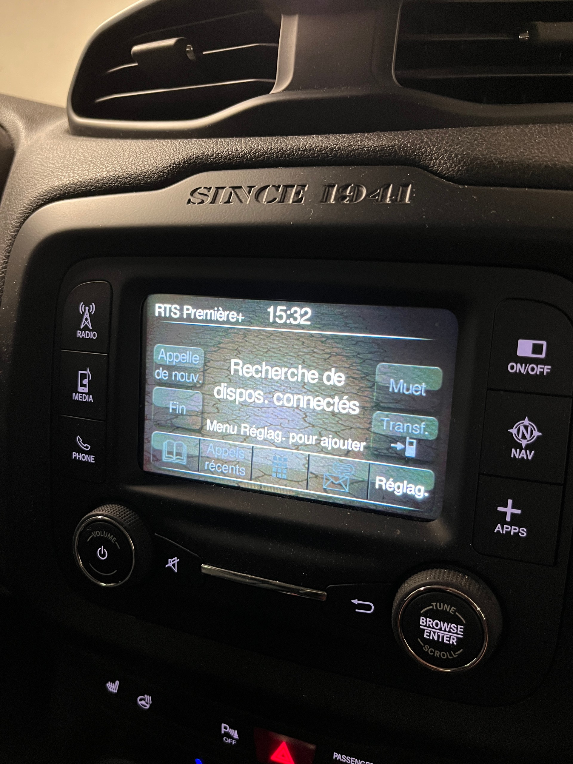 JEEP Renegade 1.4 Turbo Longitude-image-24