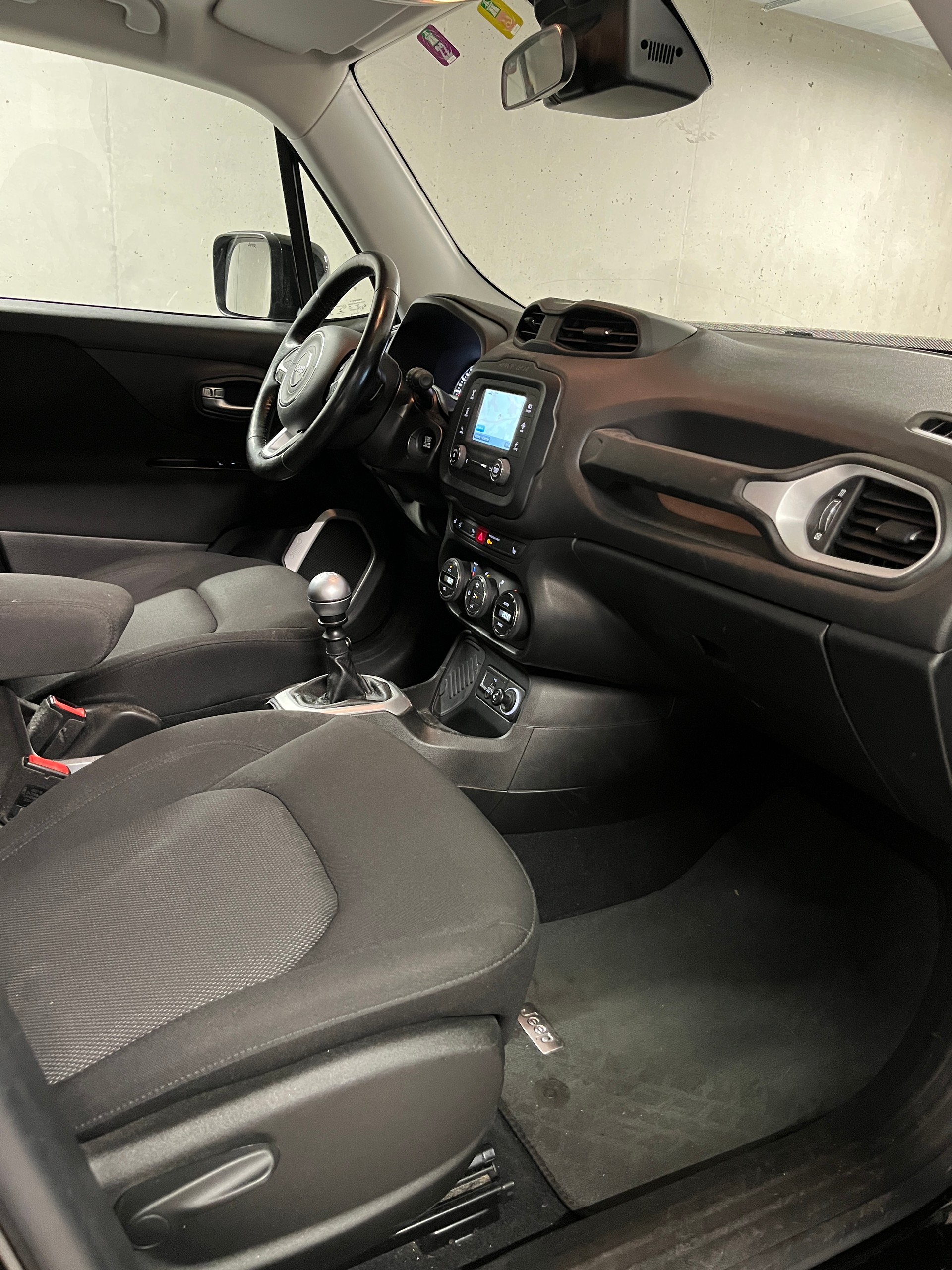 JEEP Renegade 1.4 Turbo Longitude-image-21
