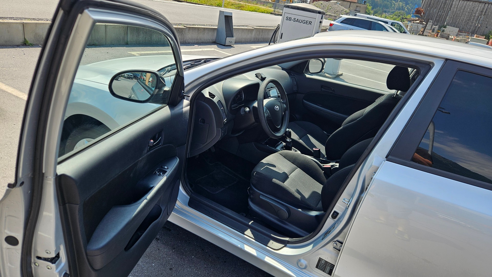 HYUNDAI 1.4 16V Life-image-1