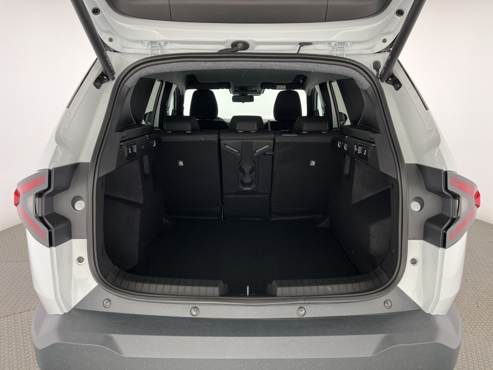 DACIA Bigster 1.2 Hybrid Journey 4WD-image-17