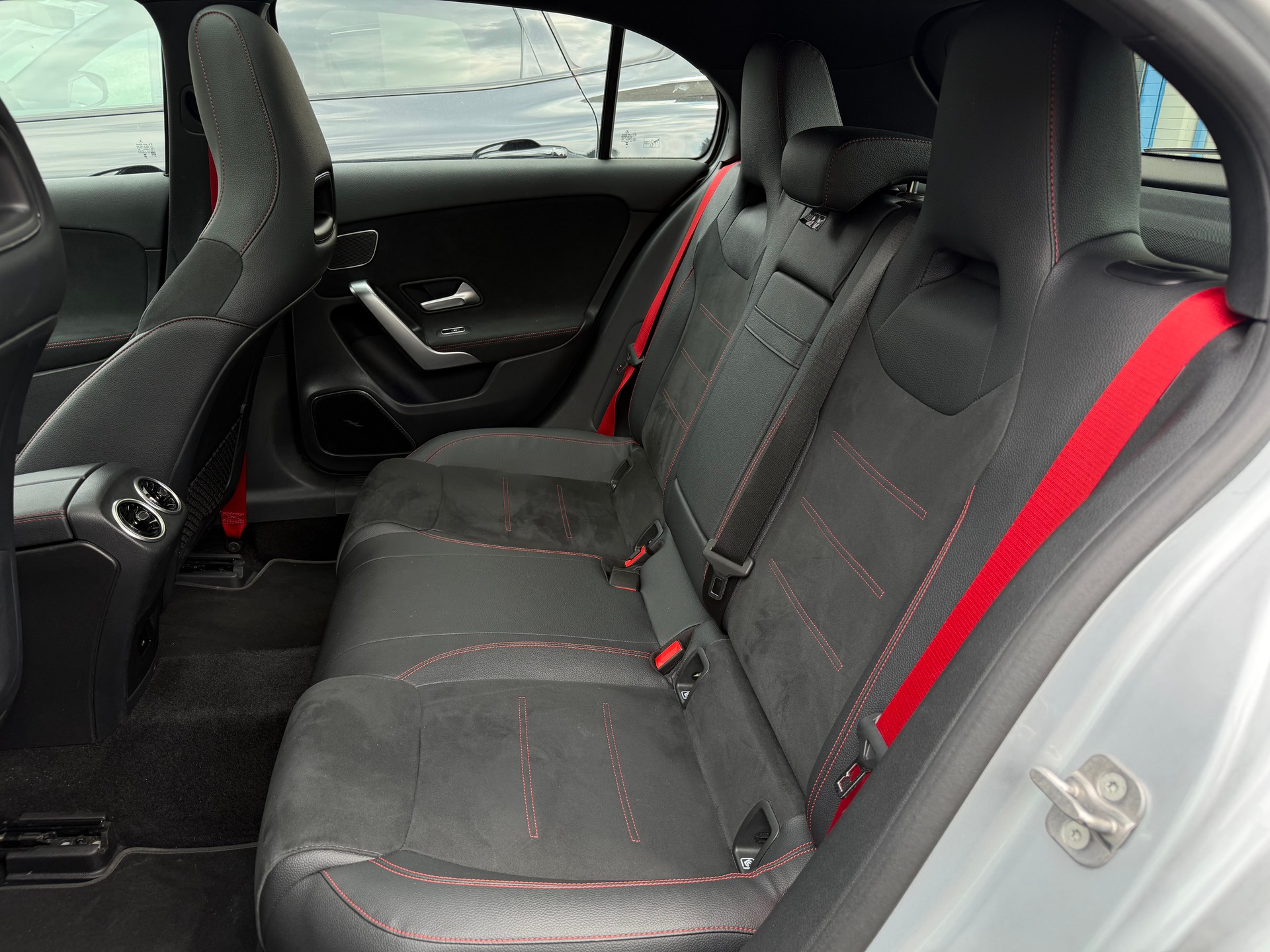 MERCEDES-BENZ A AMG 35 4Matic 8G-DCT-image-15
