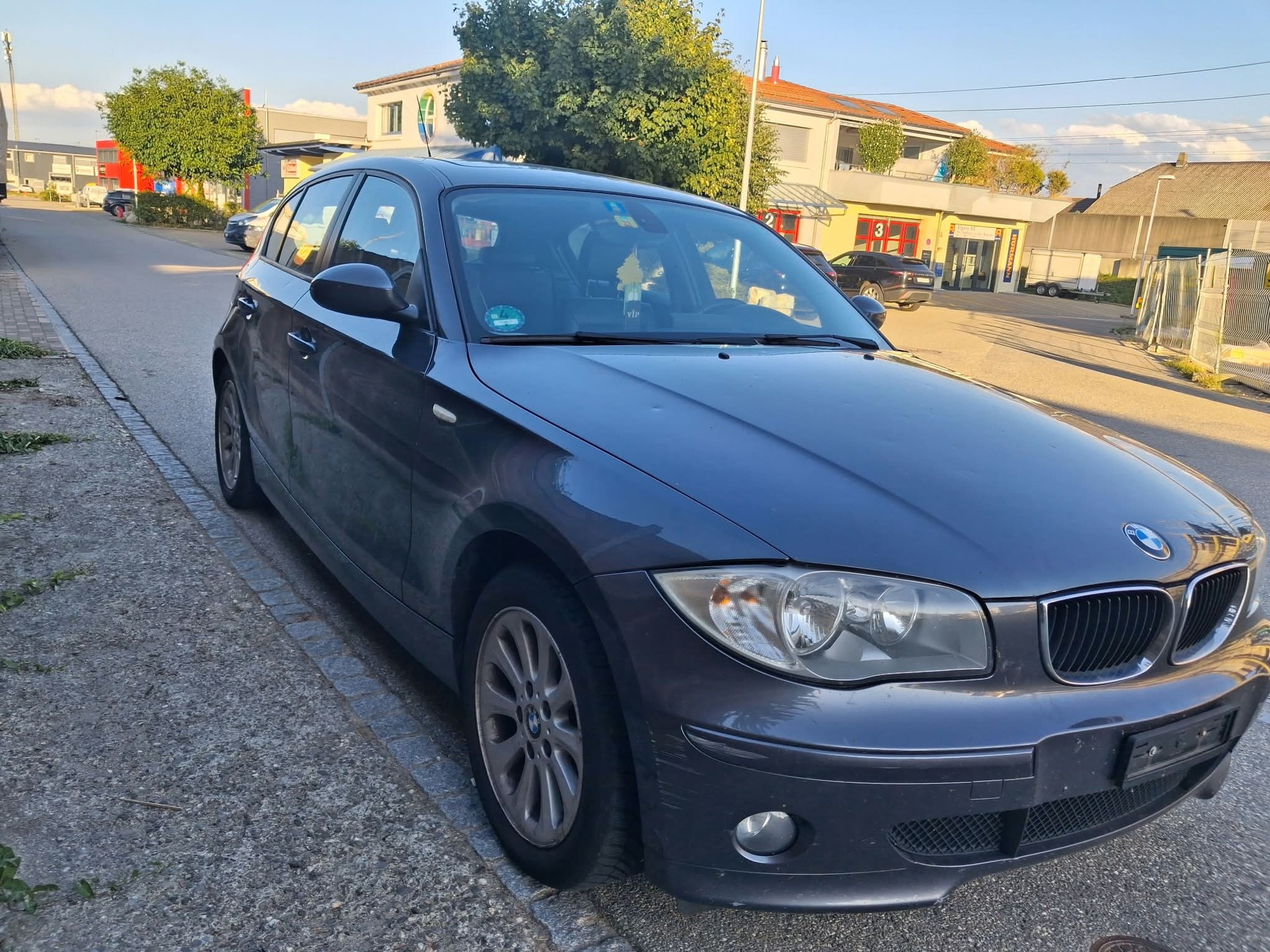 BMW 116i-image-2