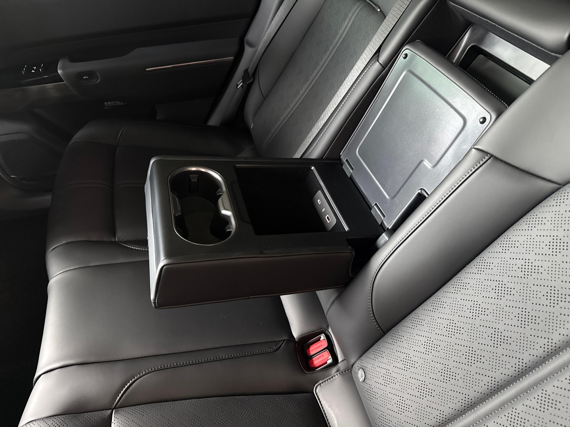 ZEEKR 7X Privilege AWD-image-17