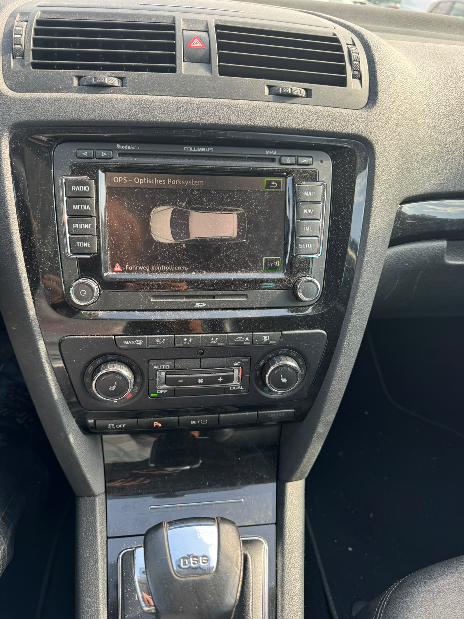 SKODA Octavia Combi 1.8 TSI Laurin & Klement DSG-image-7