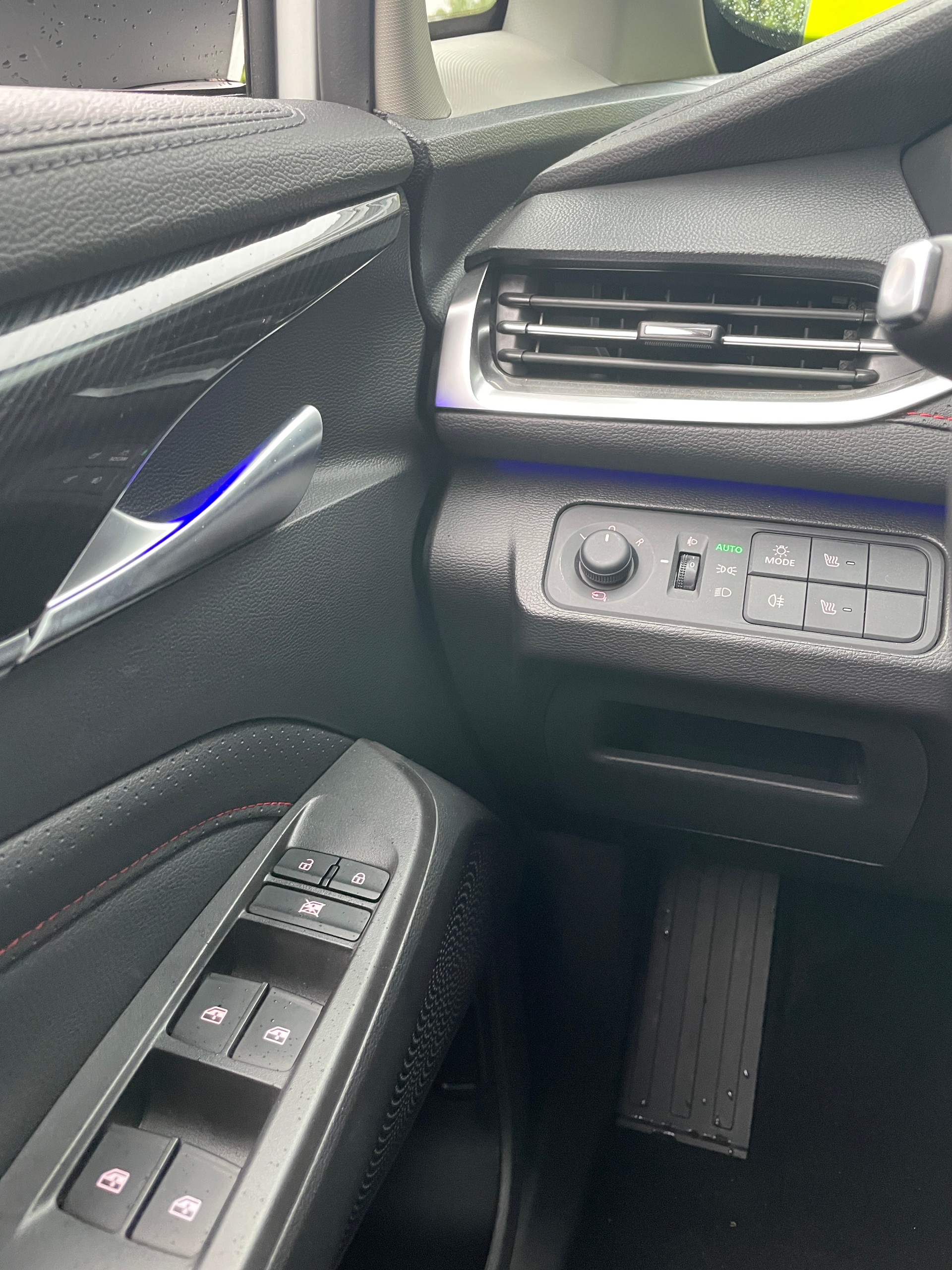 MAXUS eUniq 5 Grand Wagon 6-Sitzer 70kWh-image-22