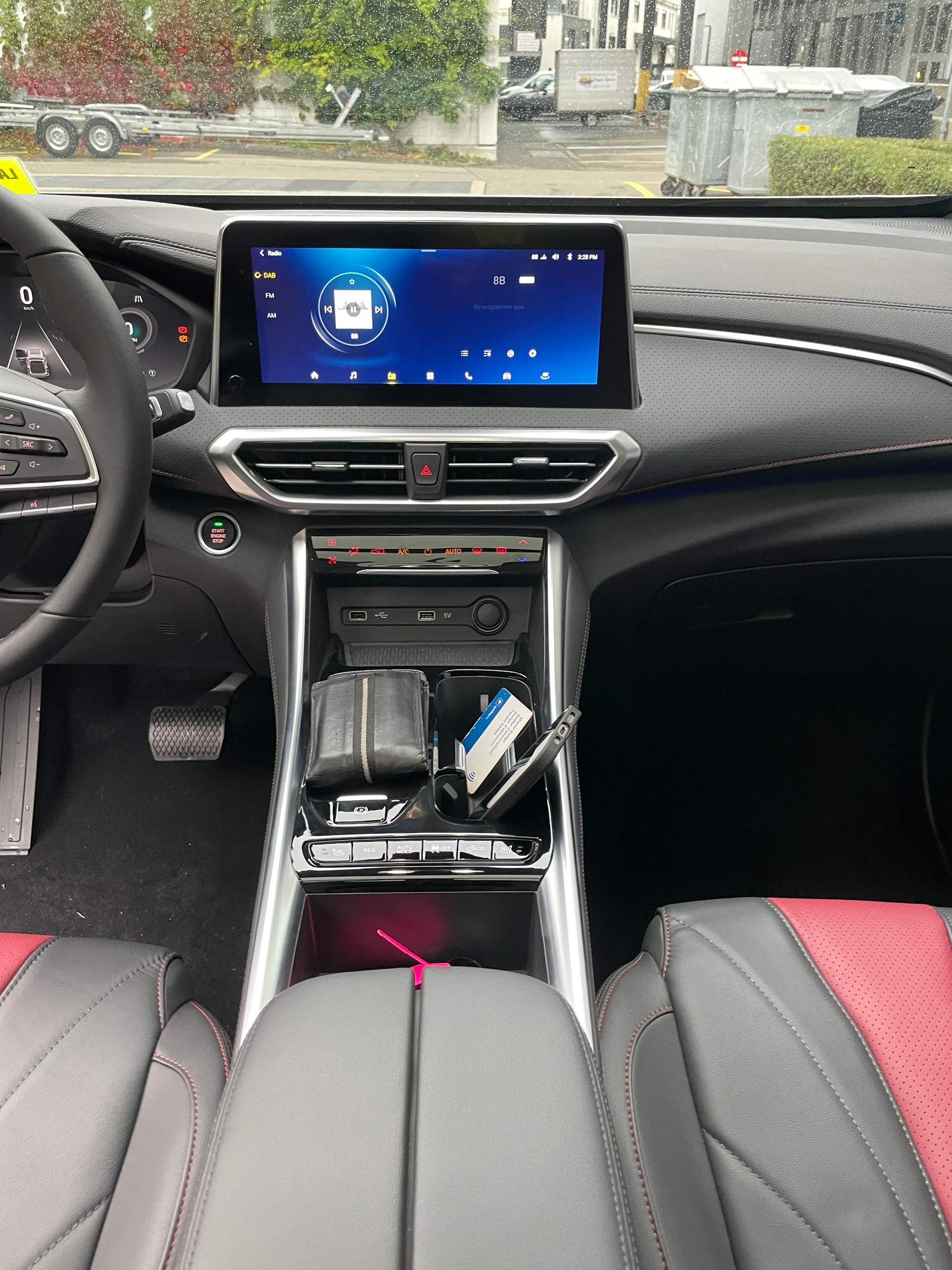 MAXUS eUniq 5 Grand Wagon 6-Sitzer 70kWh-image-18