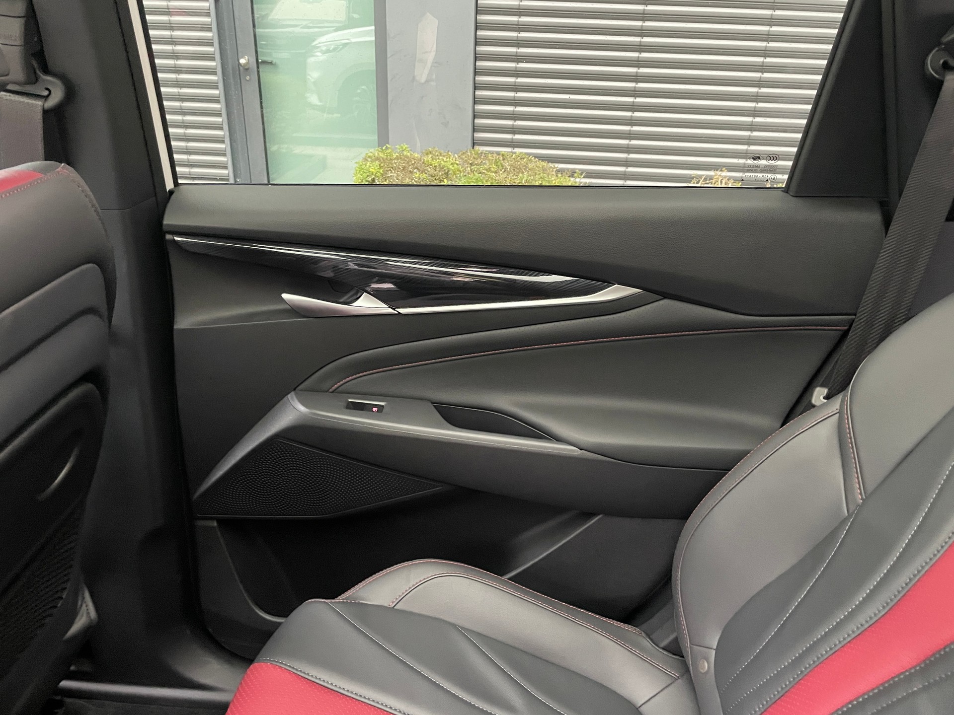 MAXUS eUniq 5 Grand Wagon 6-Sitzer 70kWh-image-14