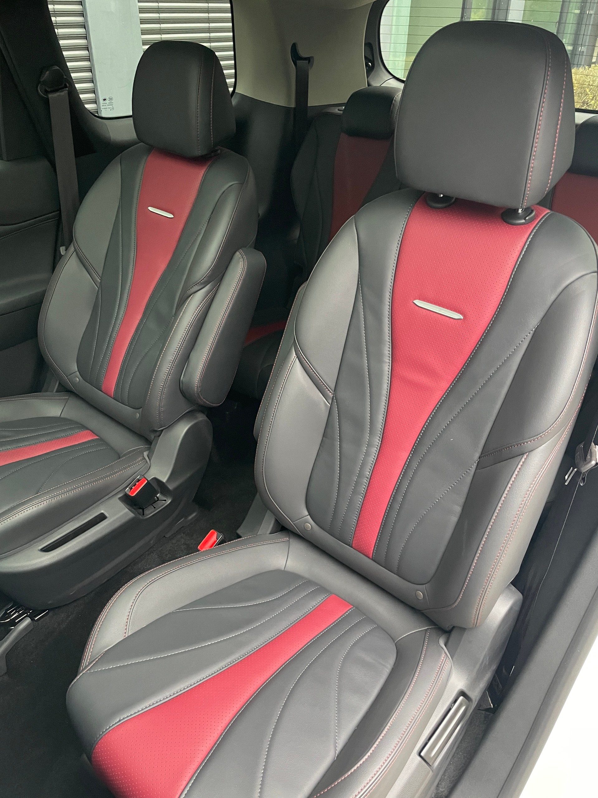 MAXUS eUniq 5 Grand Wagon 6-Sitzer 70kWh-image-12