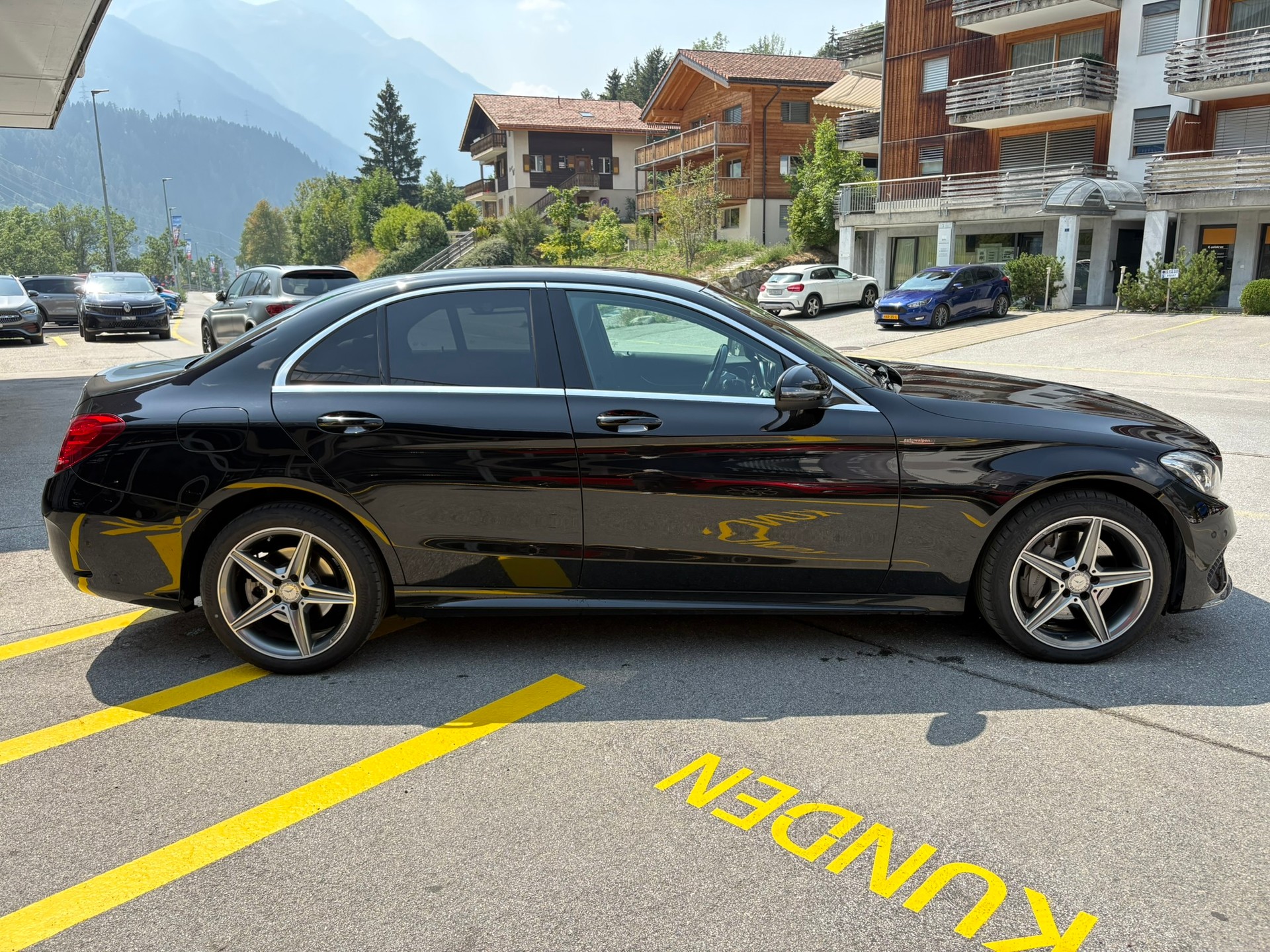 MERCEDES-BENZ C 400 AMG Line 4Matic-image-3