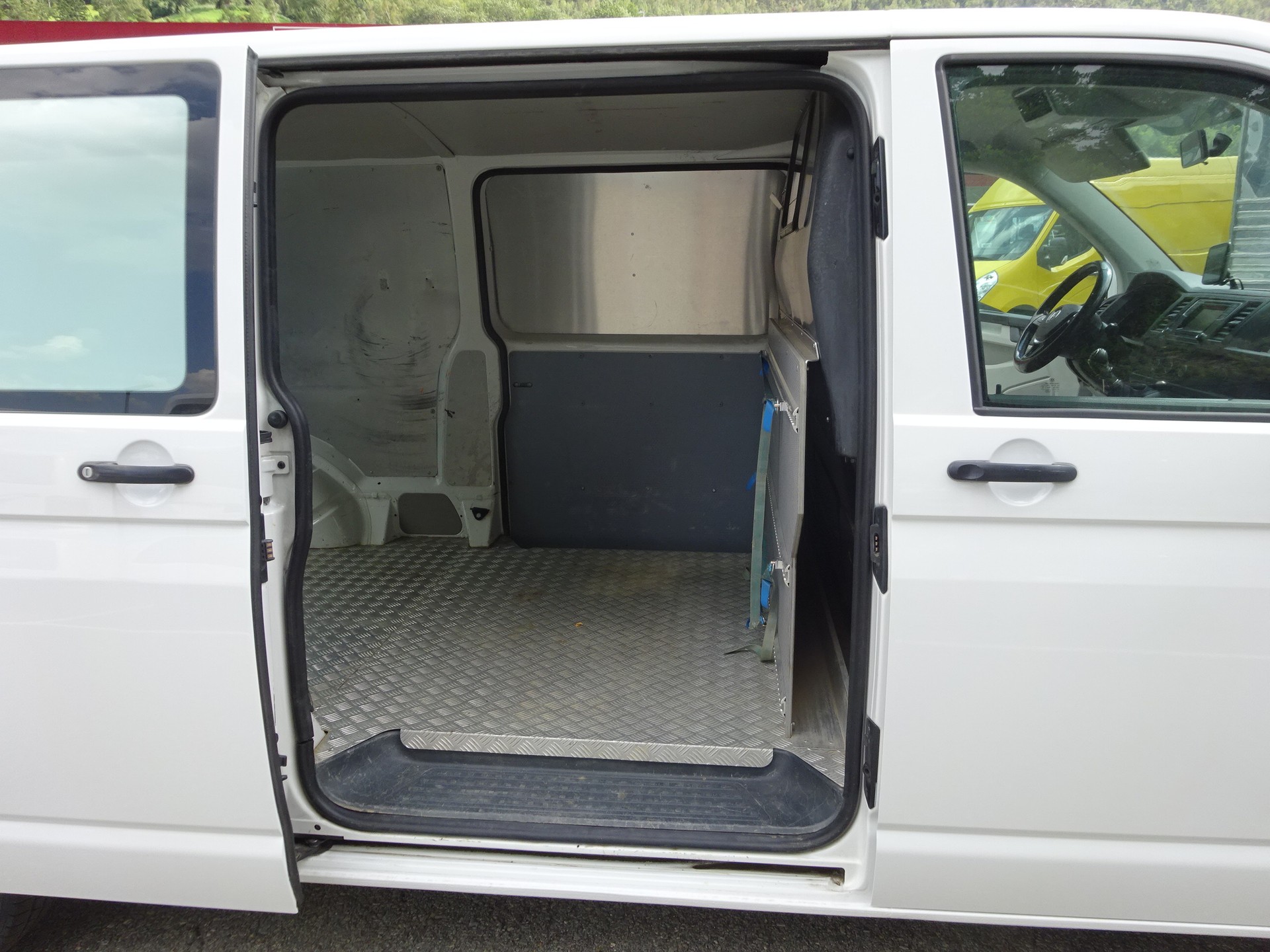 VW T6 2.0 TDI 4Motion-image-14