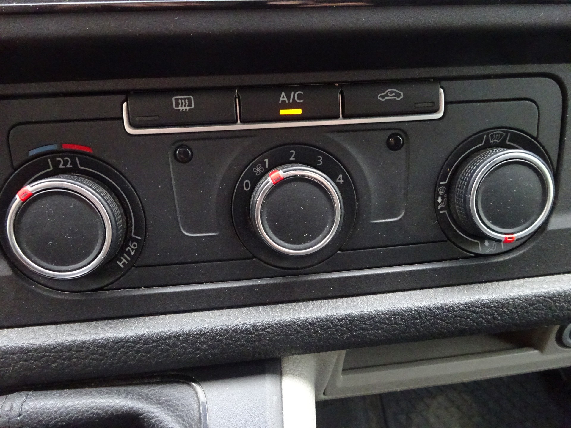 VW T6 2.0 TDI 4Motion-image-17