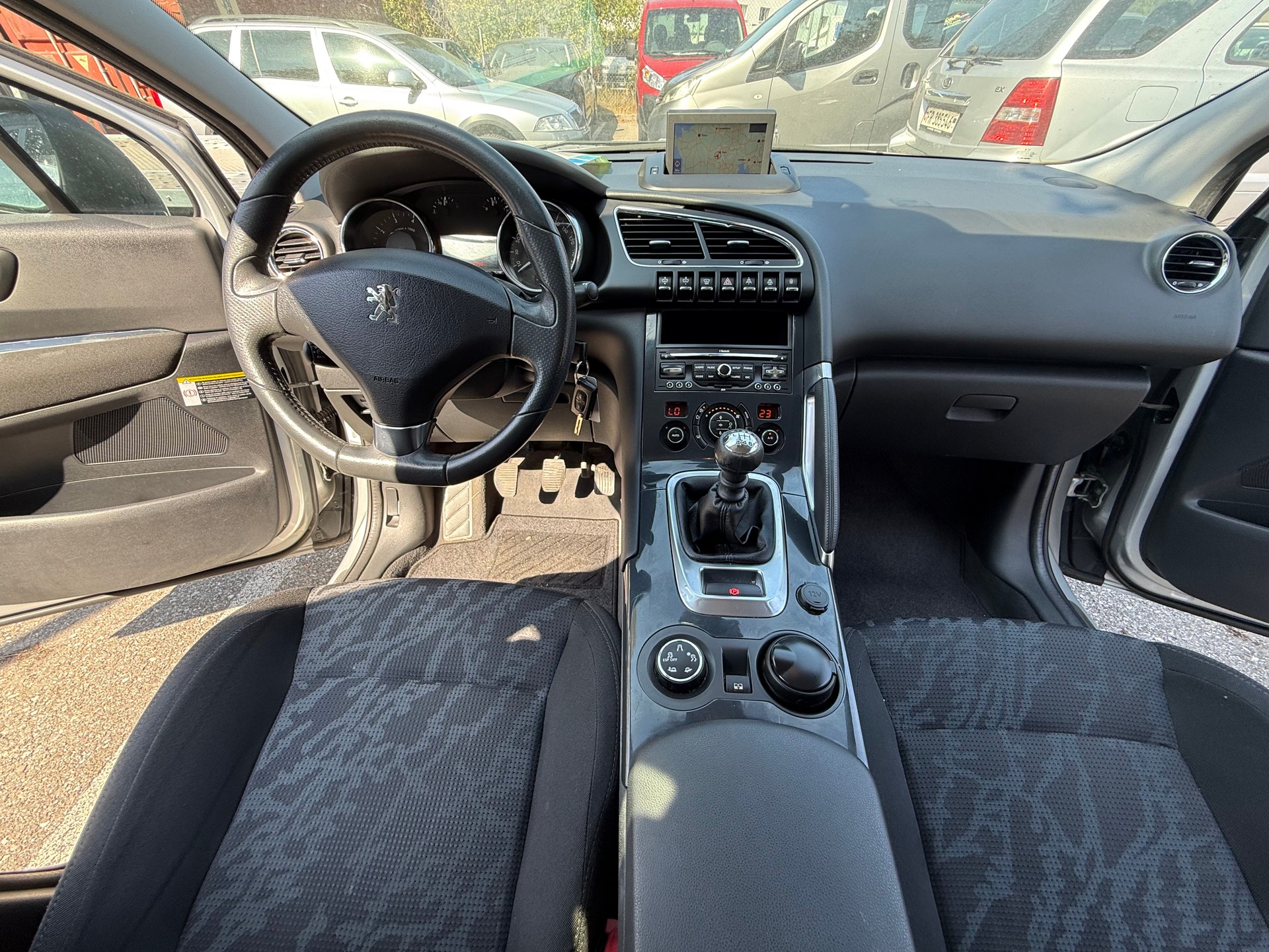 PEUGEOT 3008 1.6 16V T Sport Pack-image-14
