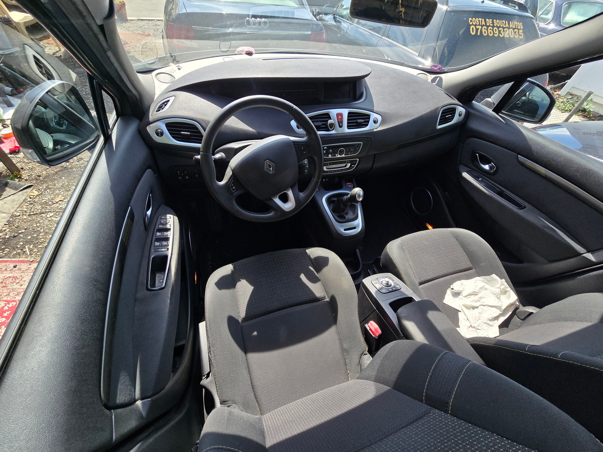 RENAULT Grand Scénic 1.4 16V Turbo Privilège-image-11