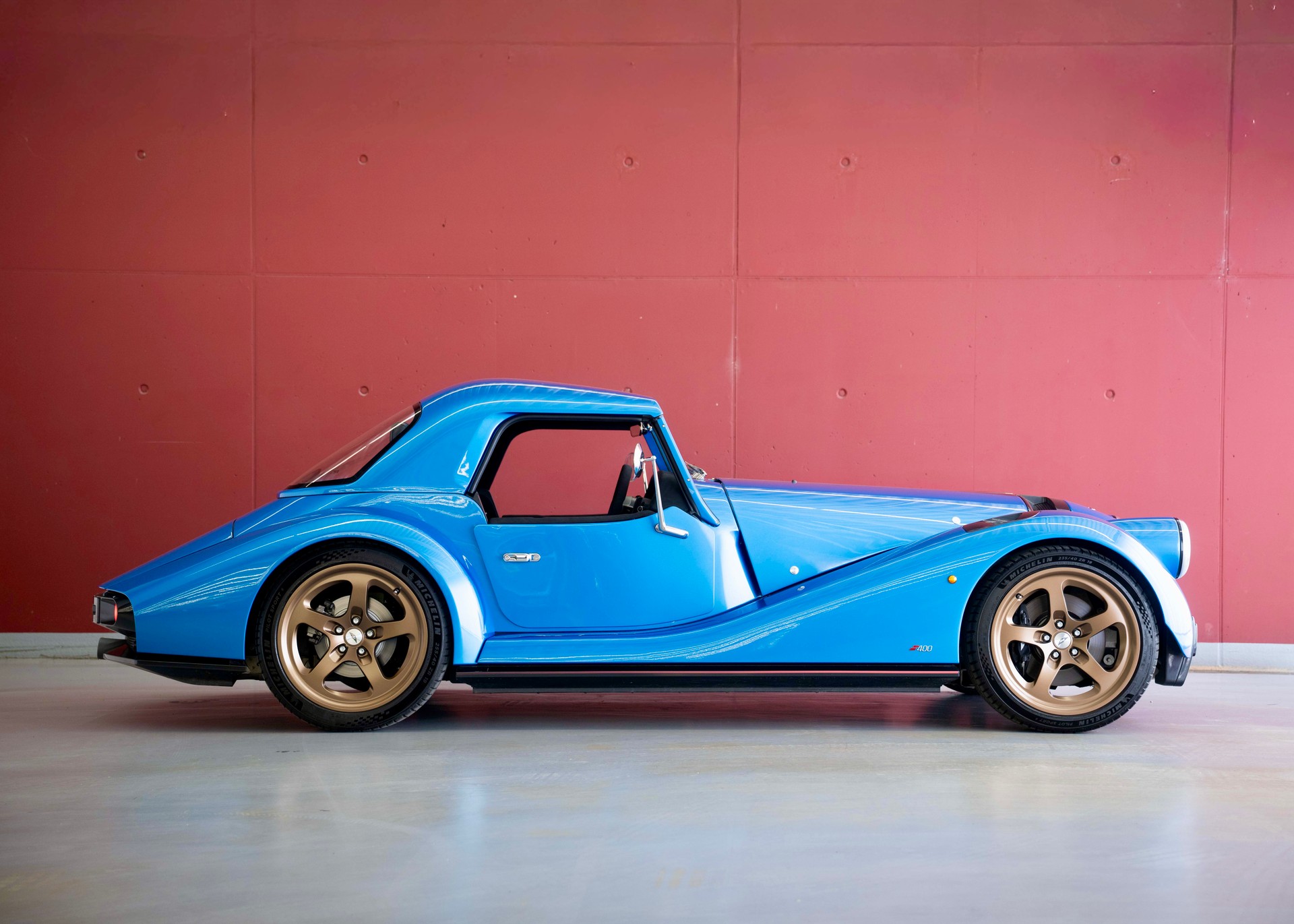 MORGAN Supersport 400 (New Swiss car, not registered, special paint, 30-month factory warranty)-image-4