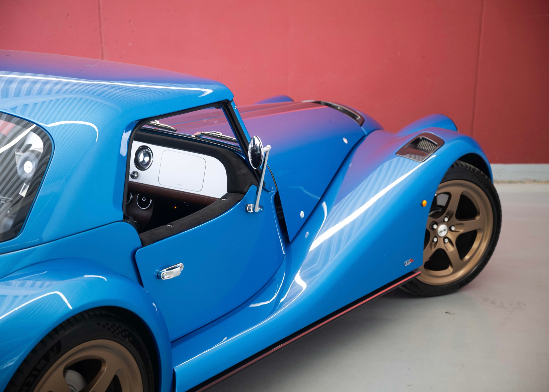 MORGAN Supersport 400 (New Swiss car, not registered, special paint, 30-month factory warranty)-image-9