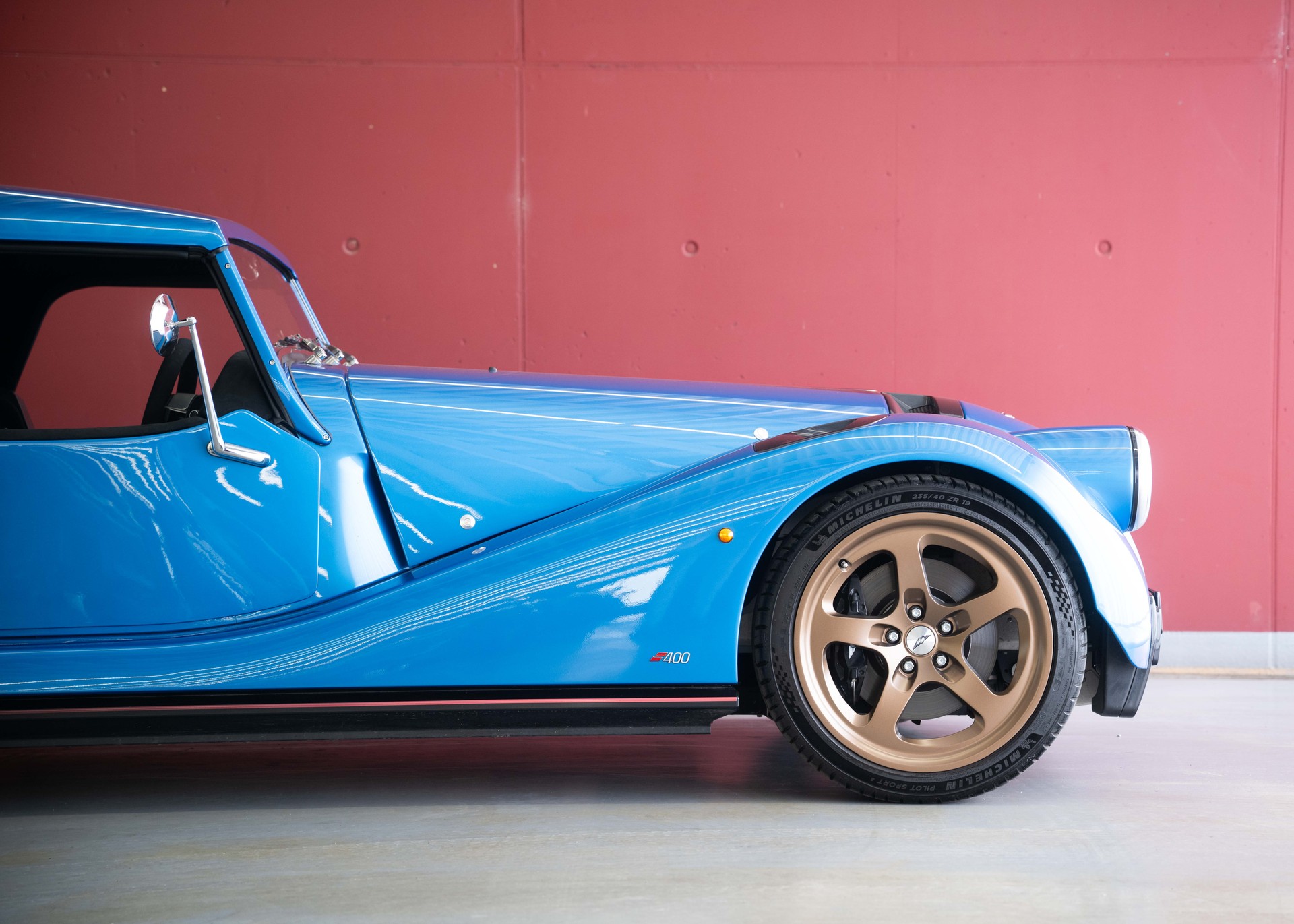 MORGAN Supersport 400 (New Swiss car, not registered, special paint, 30-month factory warranty)-image-6
