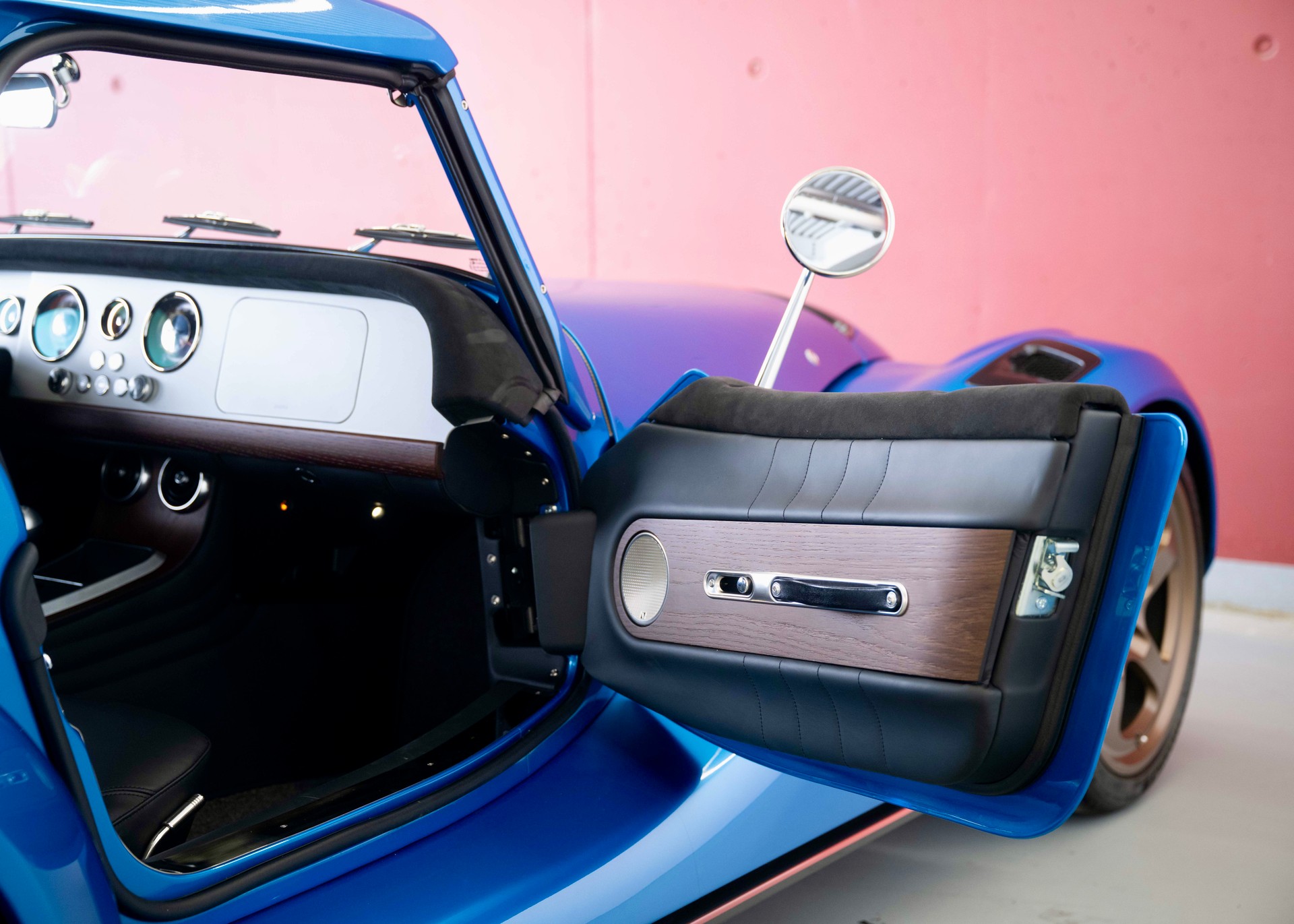MORGAN Supersport 400 (New Swiss car, not registered, special paint, 30-month factory warranty)-image-26