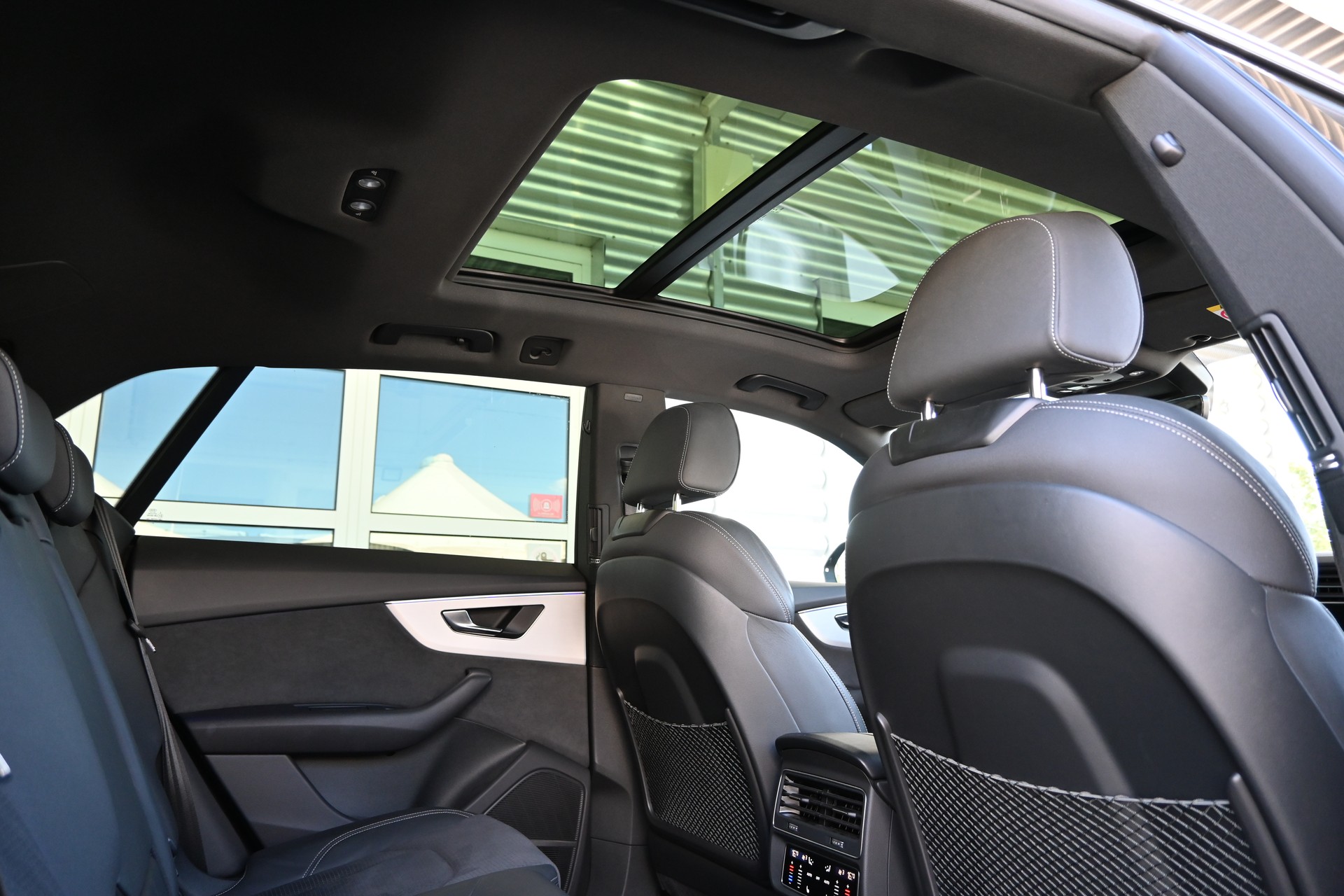 AUDI Q8 55 TFSI 3.0 V6 S-Line quattro tiptronic + AHK 3500kg-image-14