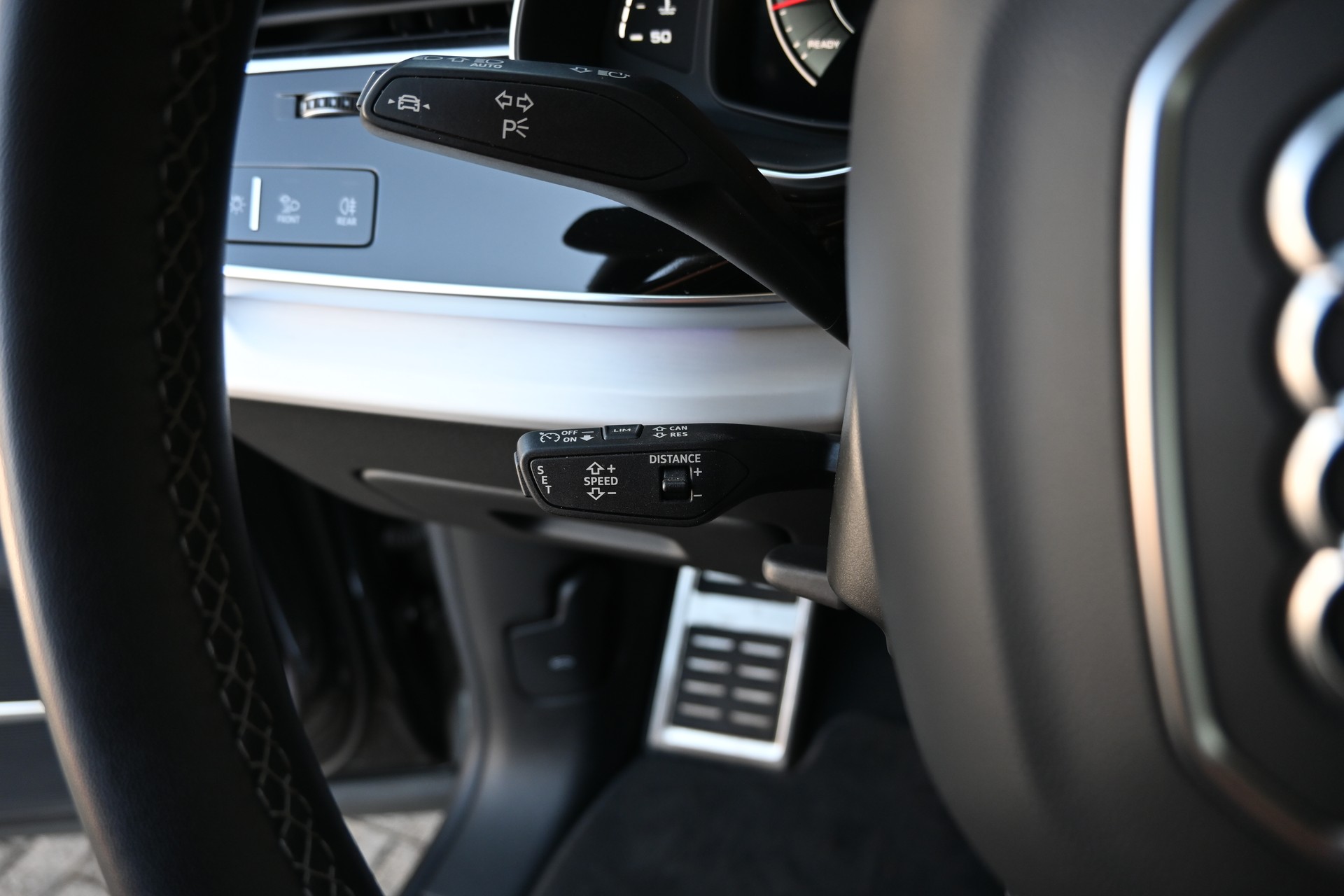 AUDI Q8 55 TFSI 3.0 V6 S-Line quattro tiptronic + AHK 3500kg-image-16