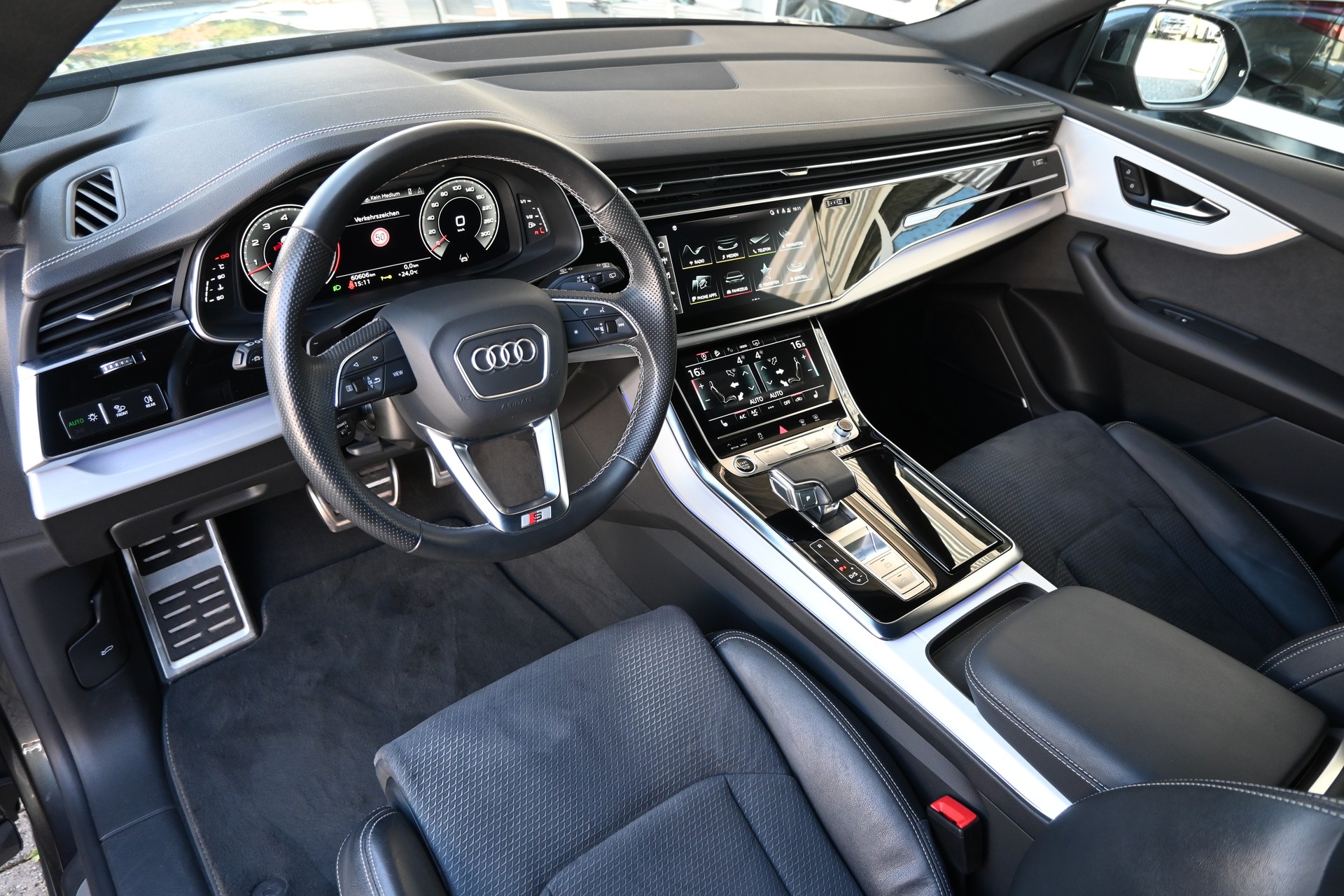 AUDI Q8 55 TFSI 3.0 V6 S-Line quattro tiptronic + AHK 3500kg-image-8