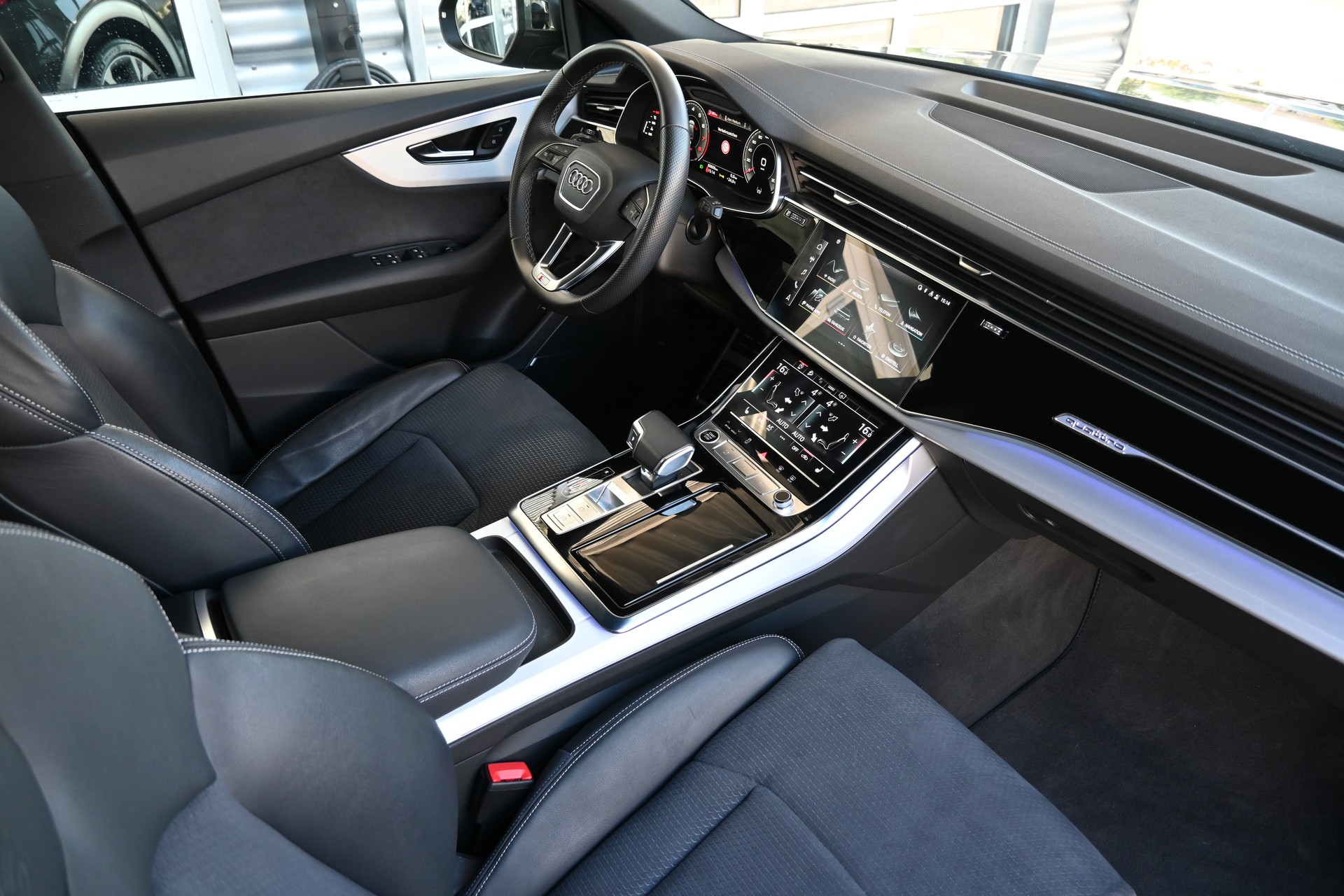AUDI Q8 55 TFSI 3.0 V6 S-Line quattro tiptronic + AHK 3500kg-image-10
