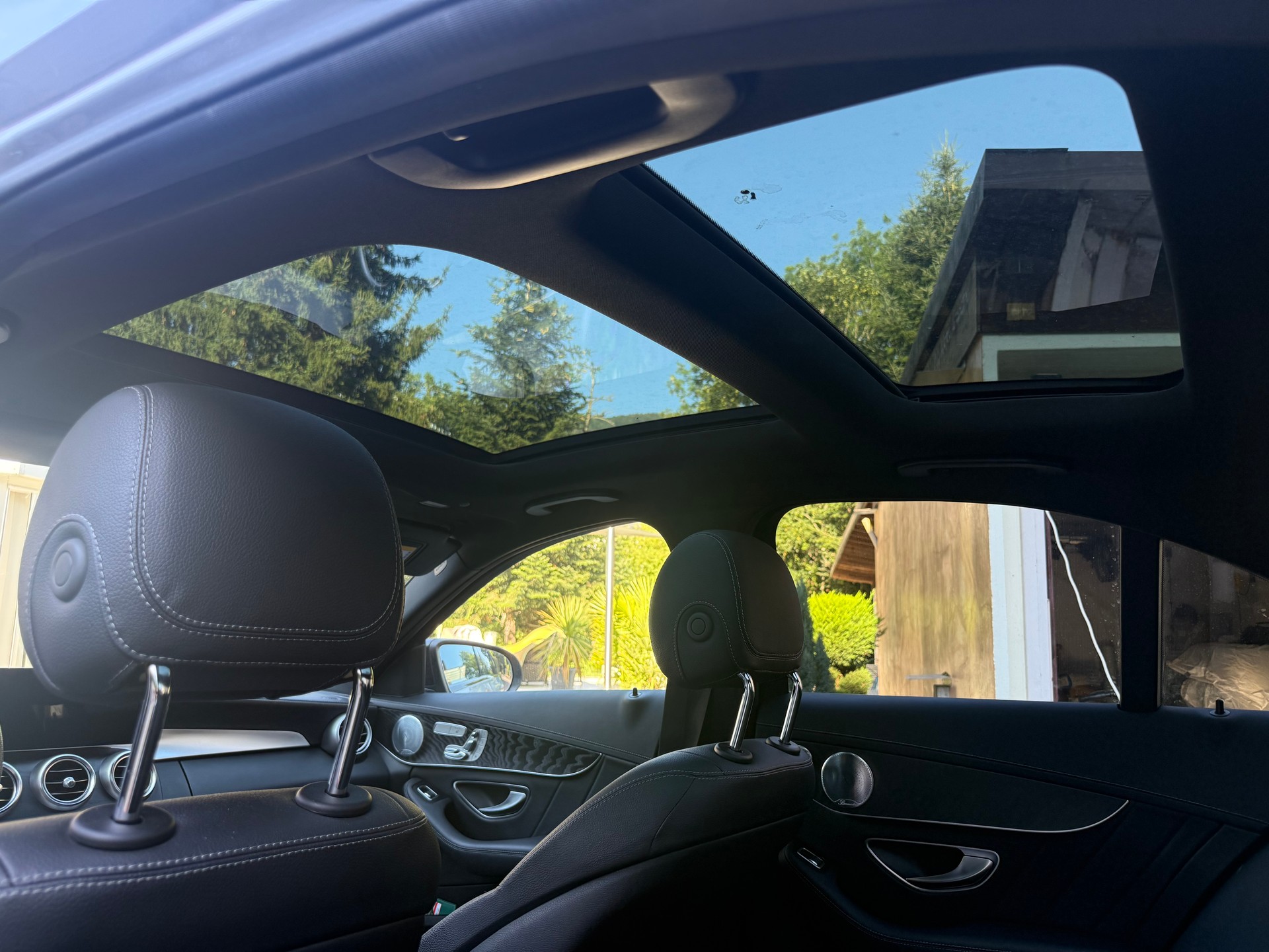 MERCEDES-BENZ C 300 d AMG Line 4matic-image-6