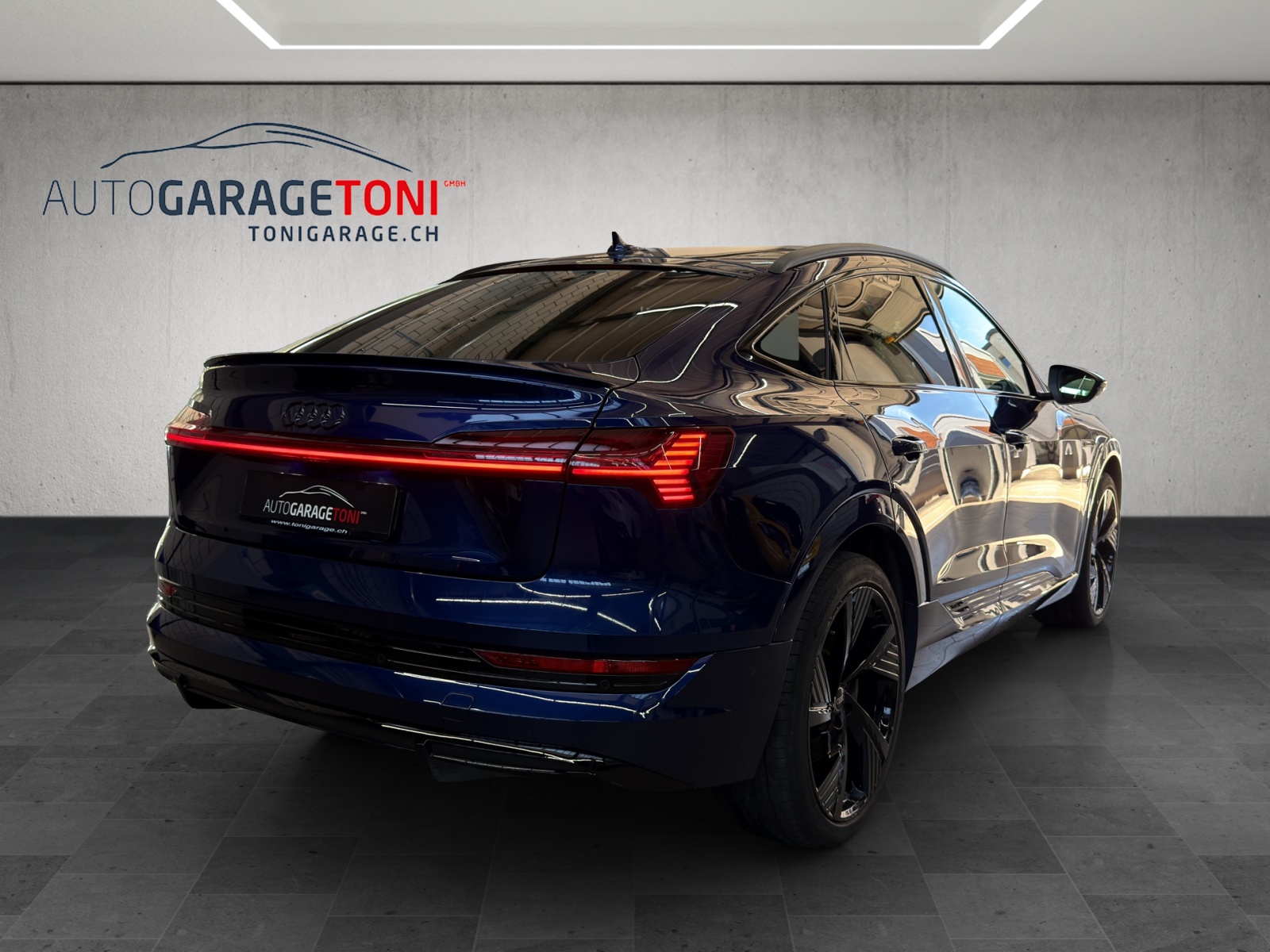 AUDI e-tron 55 Sportback S Line Black Edition quattro-image-6