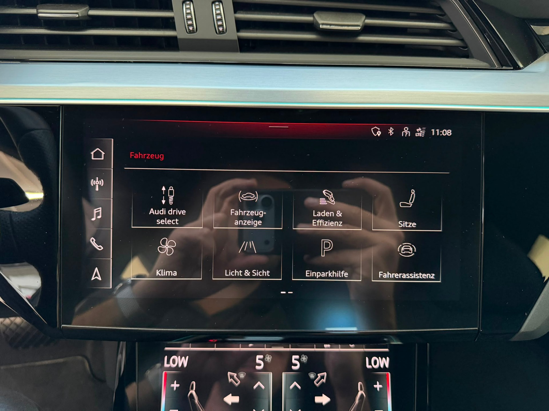 AUDI e-tron 55 Sportback S Line Black Edition quattro-image-26