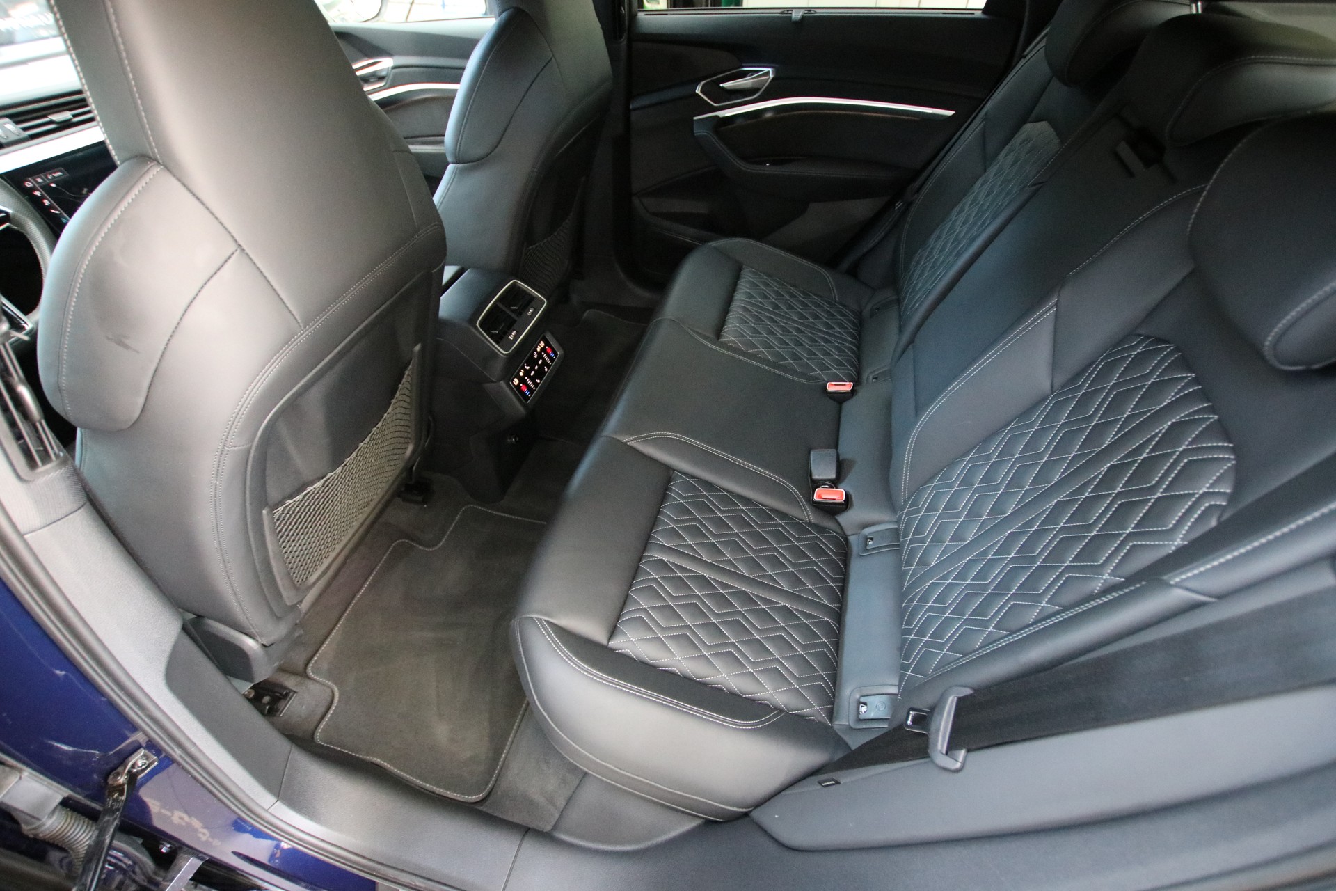 AUDI e-tron 55 Sportback S Line Black Edition quattro-image-14